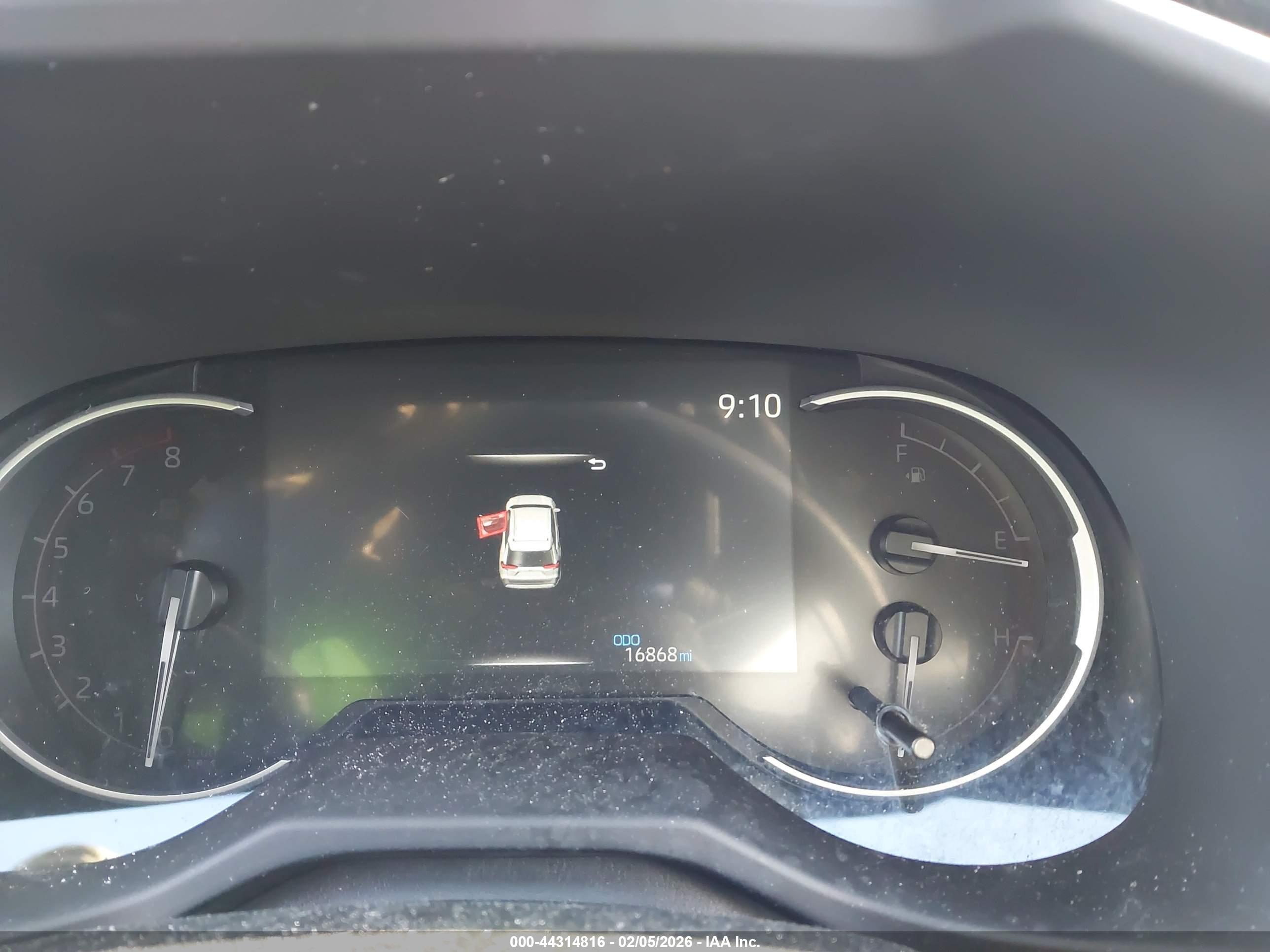 TOYOTA RAV4 image 7