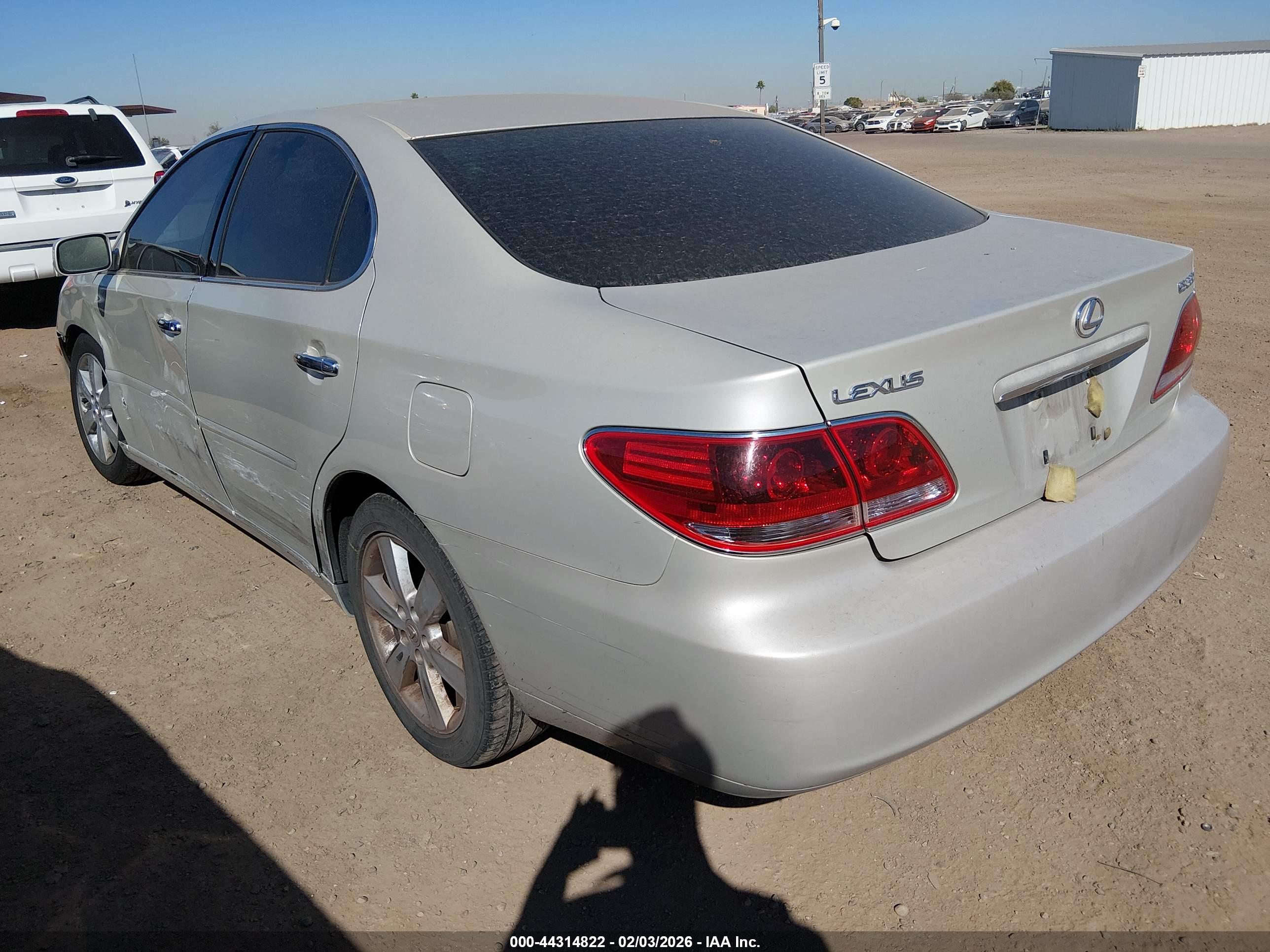 LEXUS ES image 3
