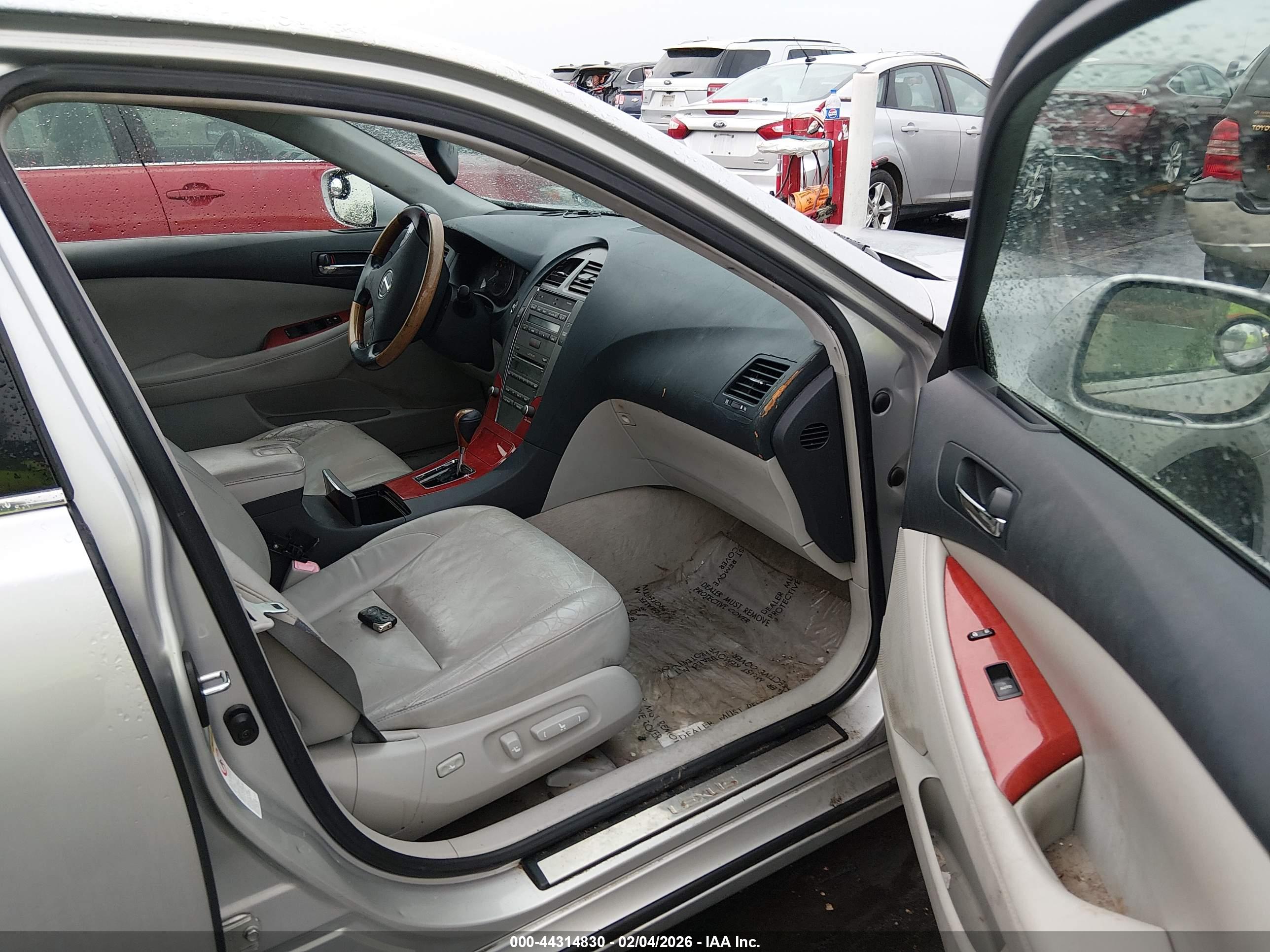 LEXUS ES image 5