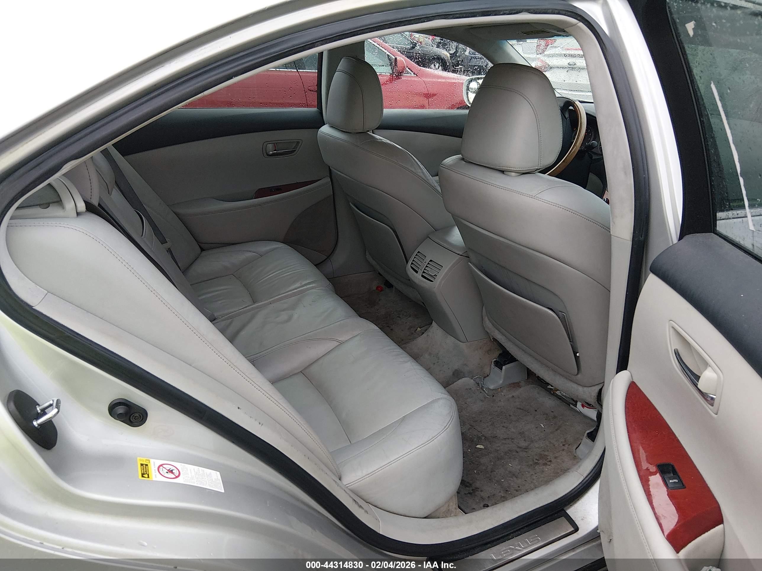 LEXUS ES image 8
