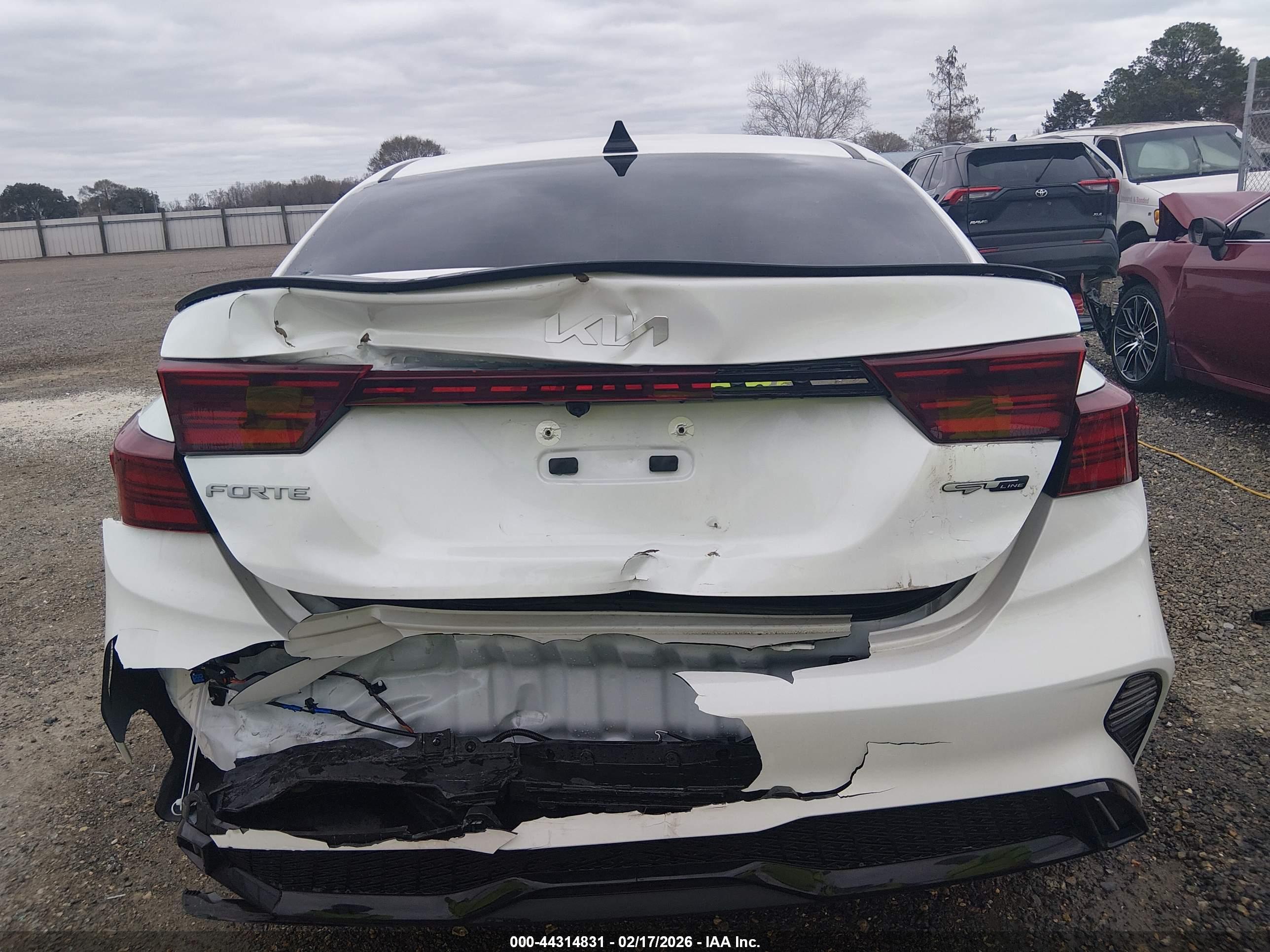 KIA FORTE image 6