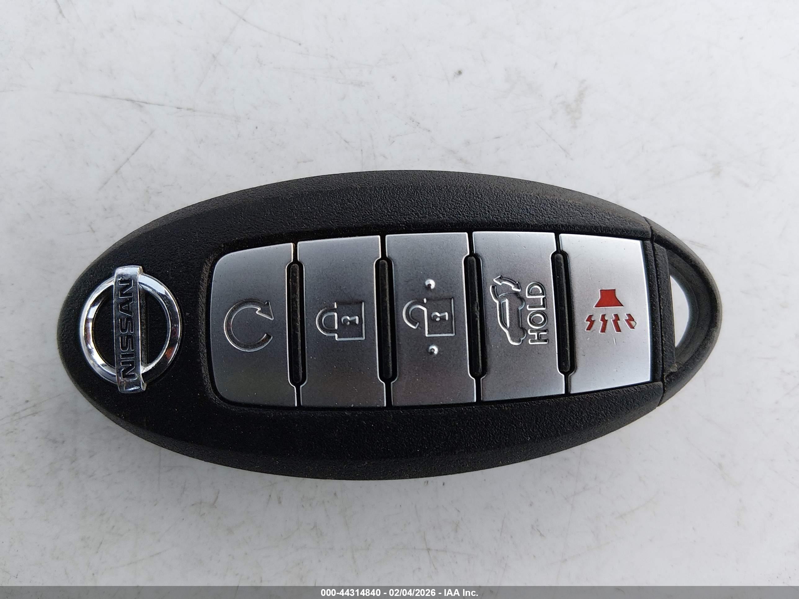 NISSAN ROGUE image 11