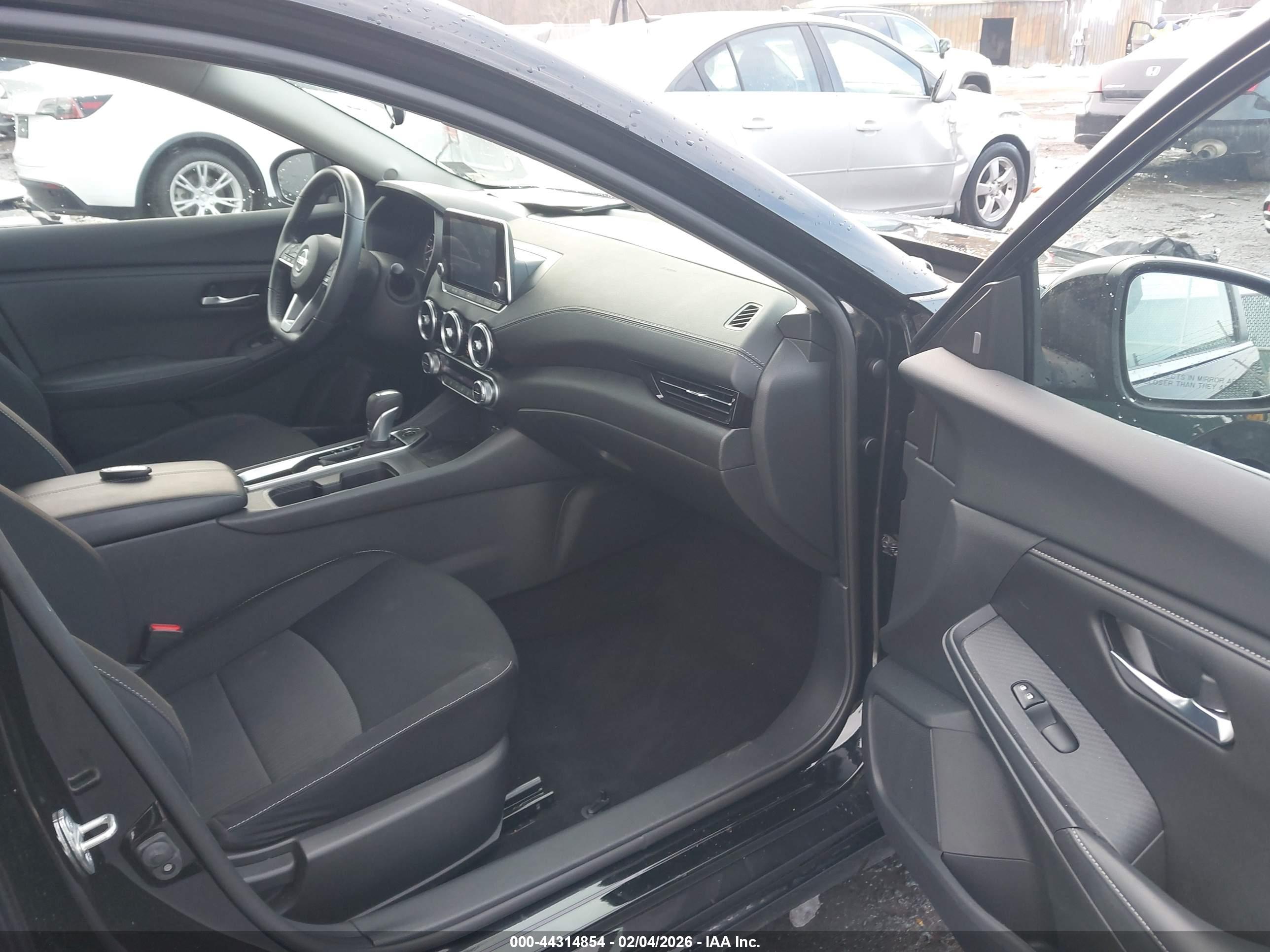 NISSAN SENTRA image 5