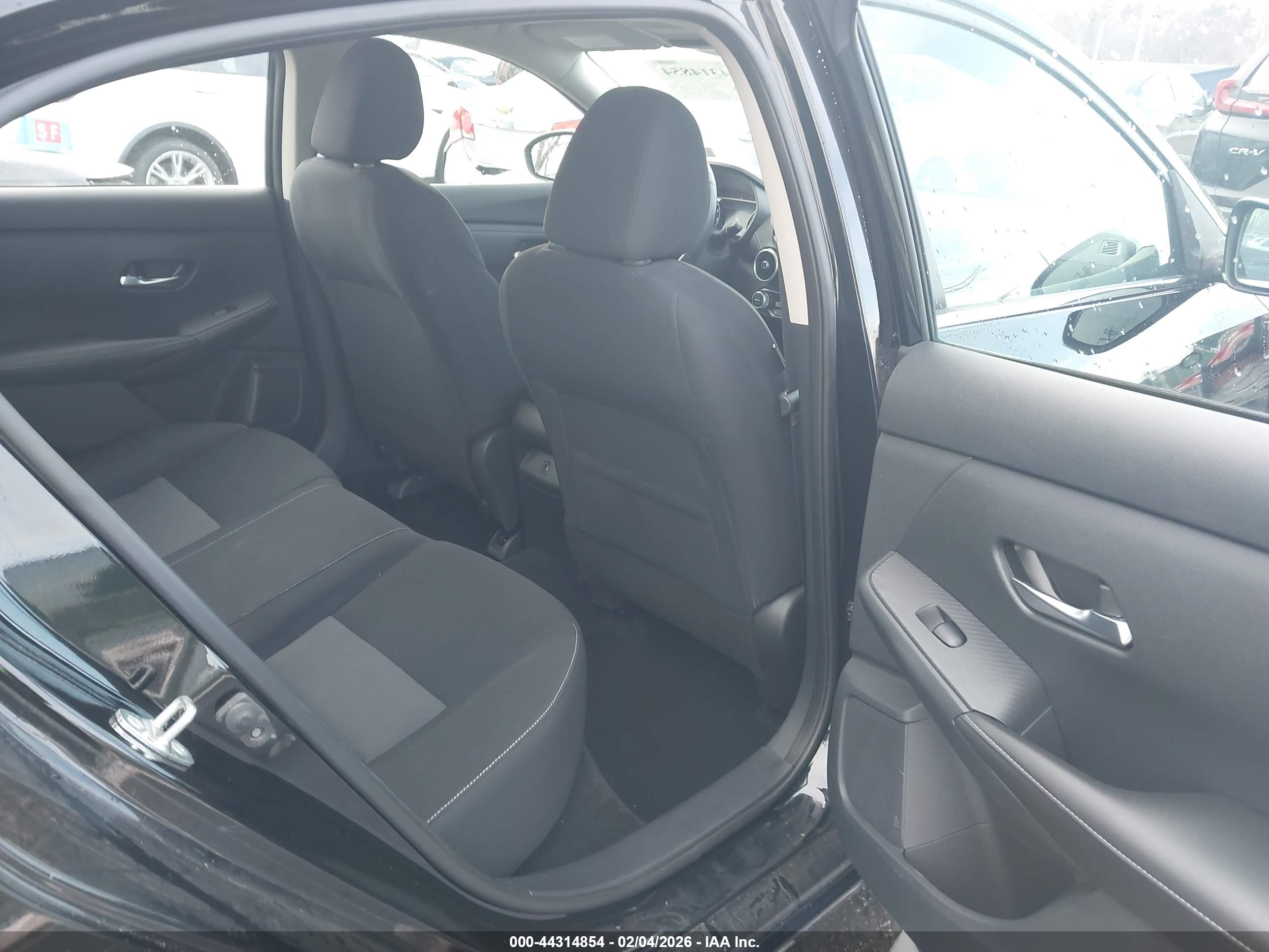 NISSAN SENTRA image 8