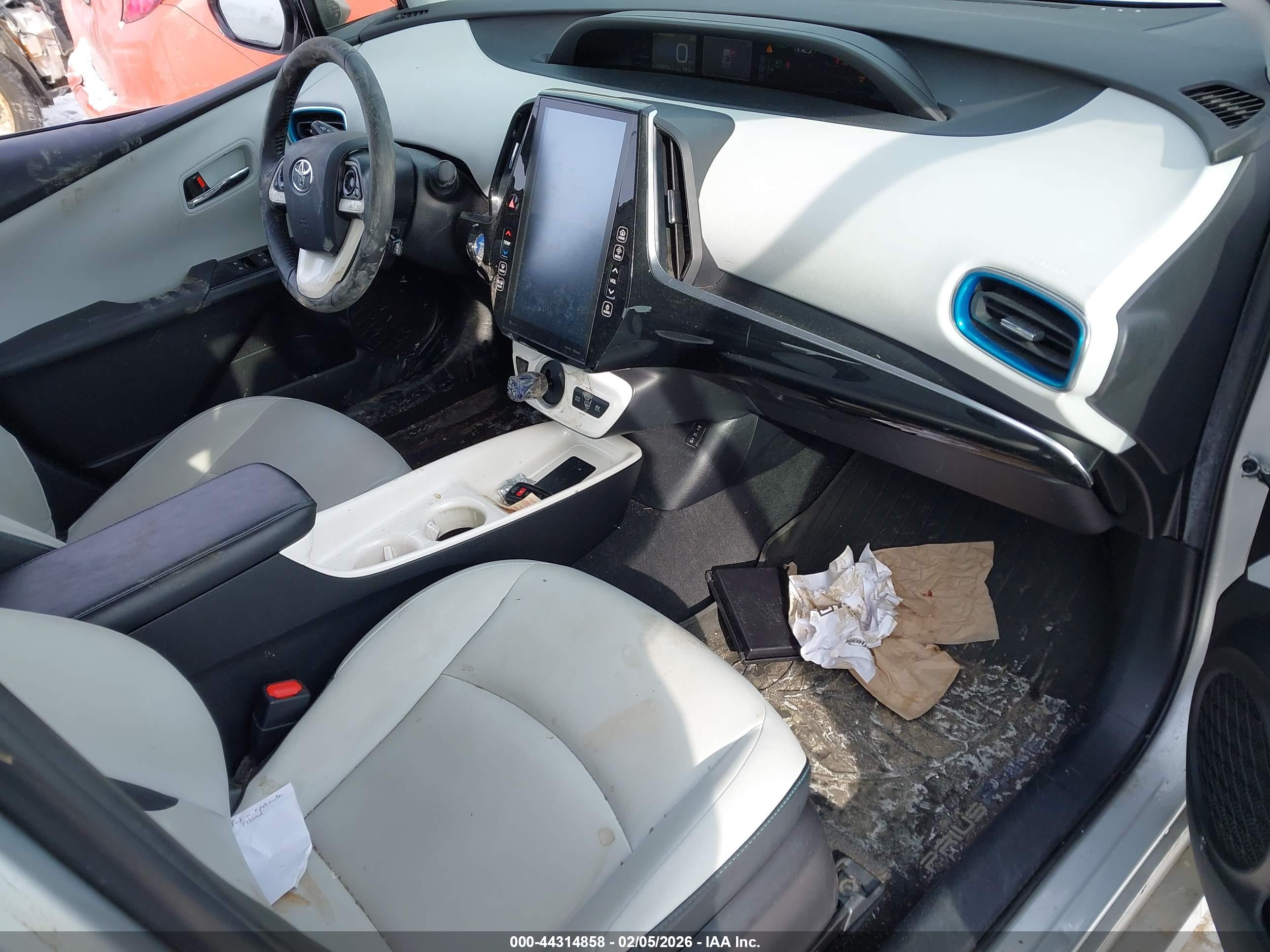 TOYOTA PRIUS image 5