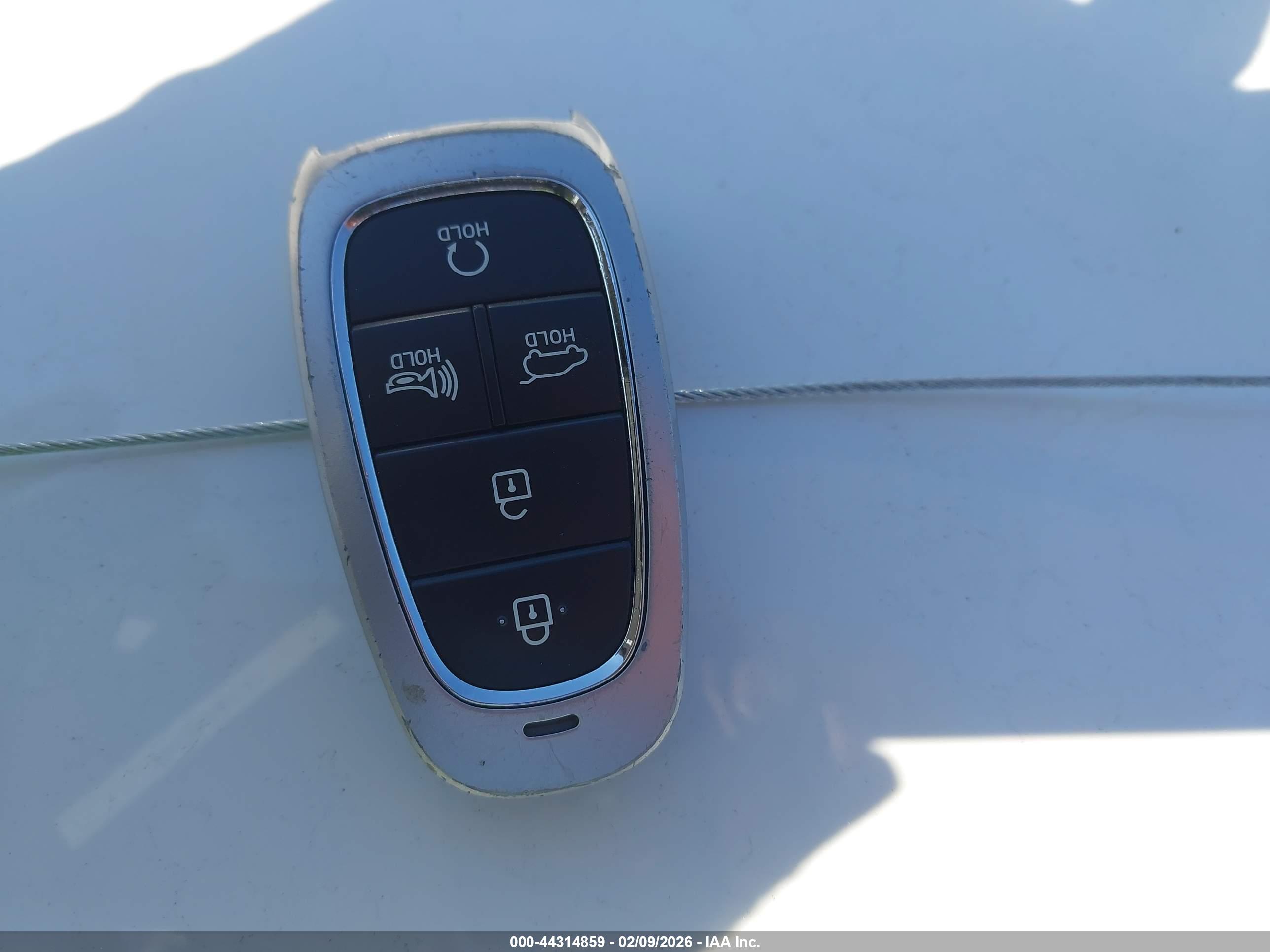 HYUNDAI SANTA image 11