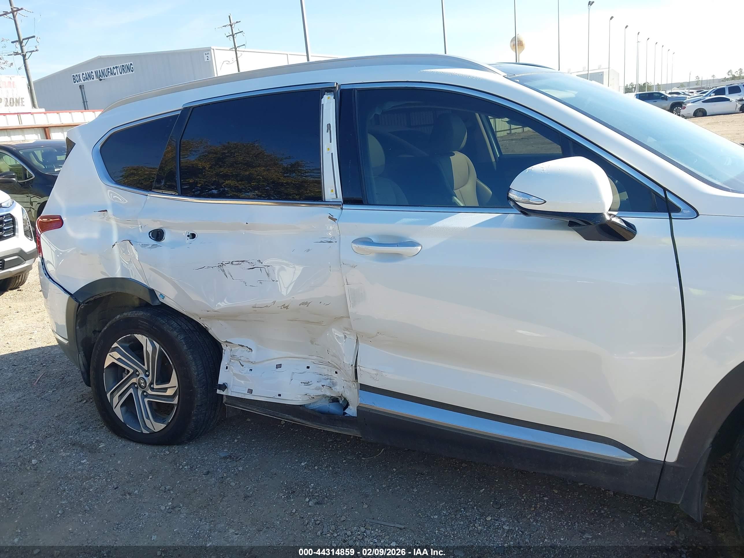 HYUNDAI SANTA image 6