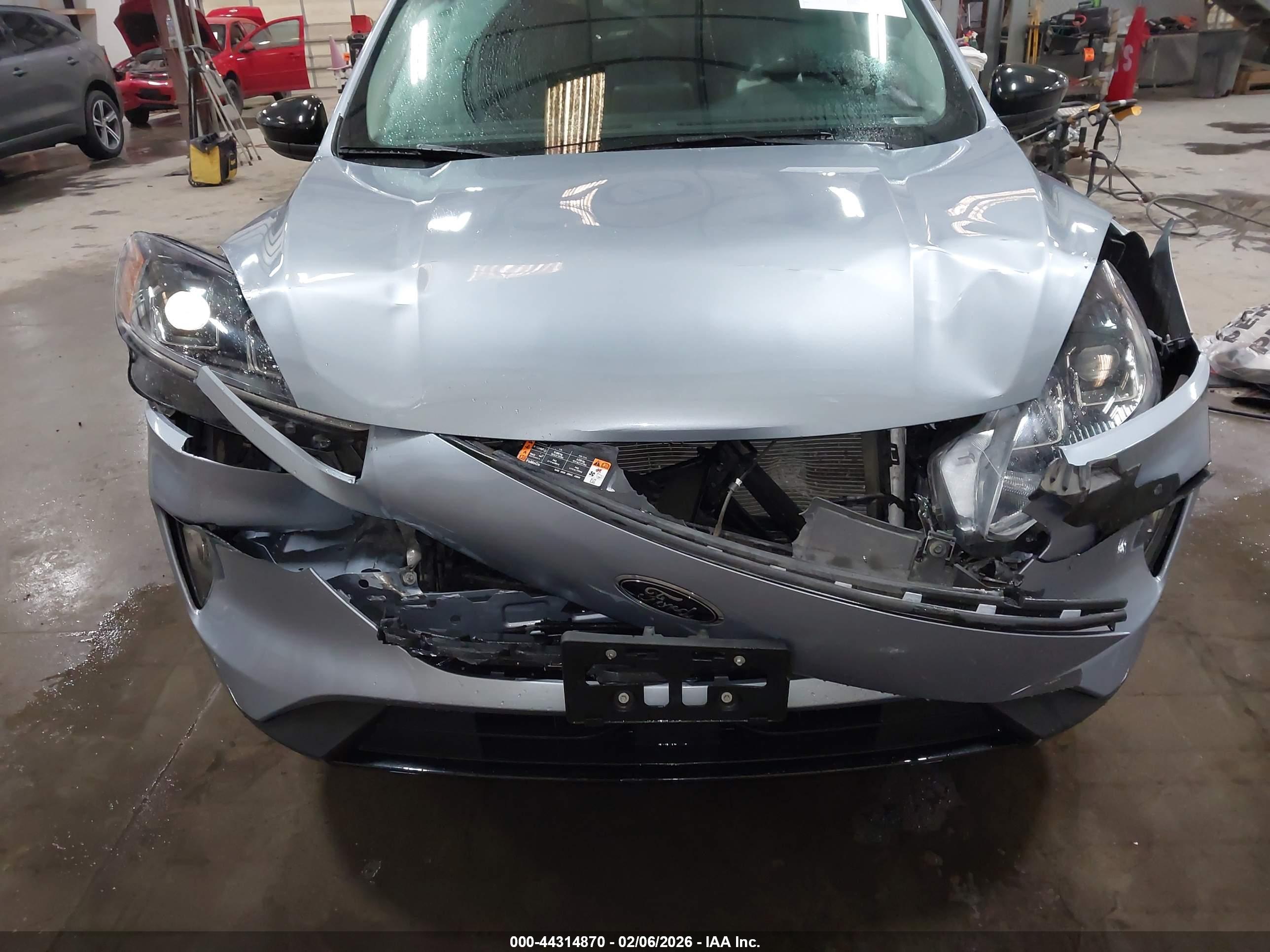 FORD ESCAPE image 6