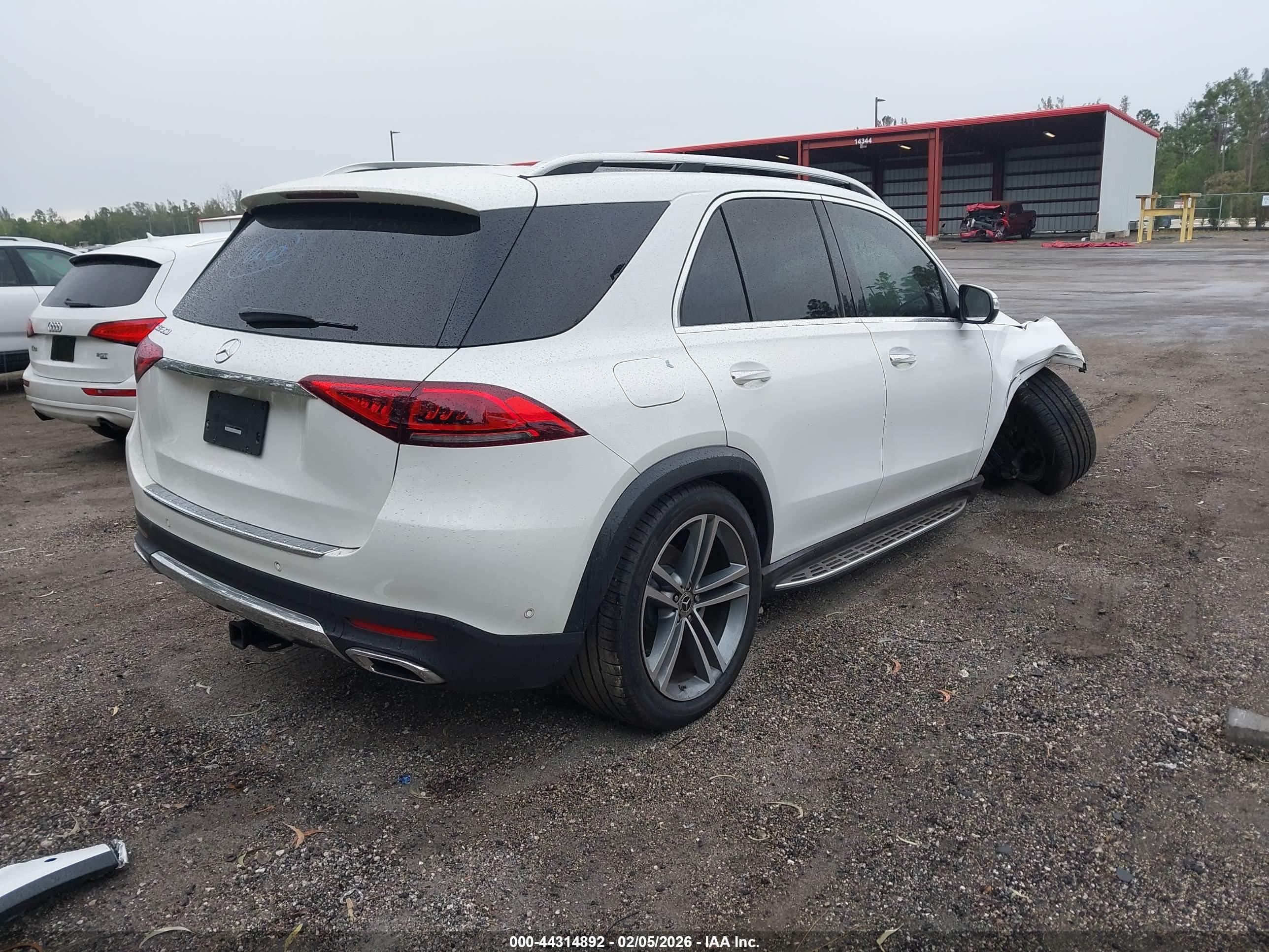 MERCEDES-BENZ GLE image 4