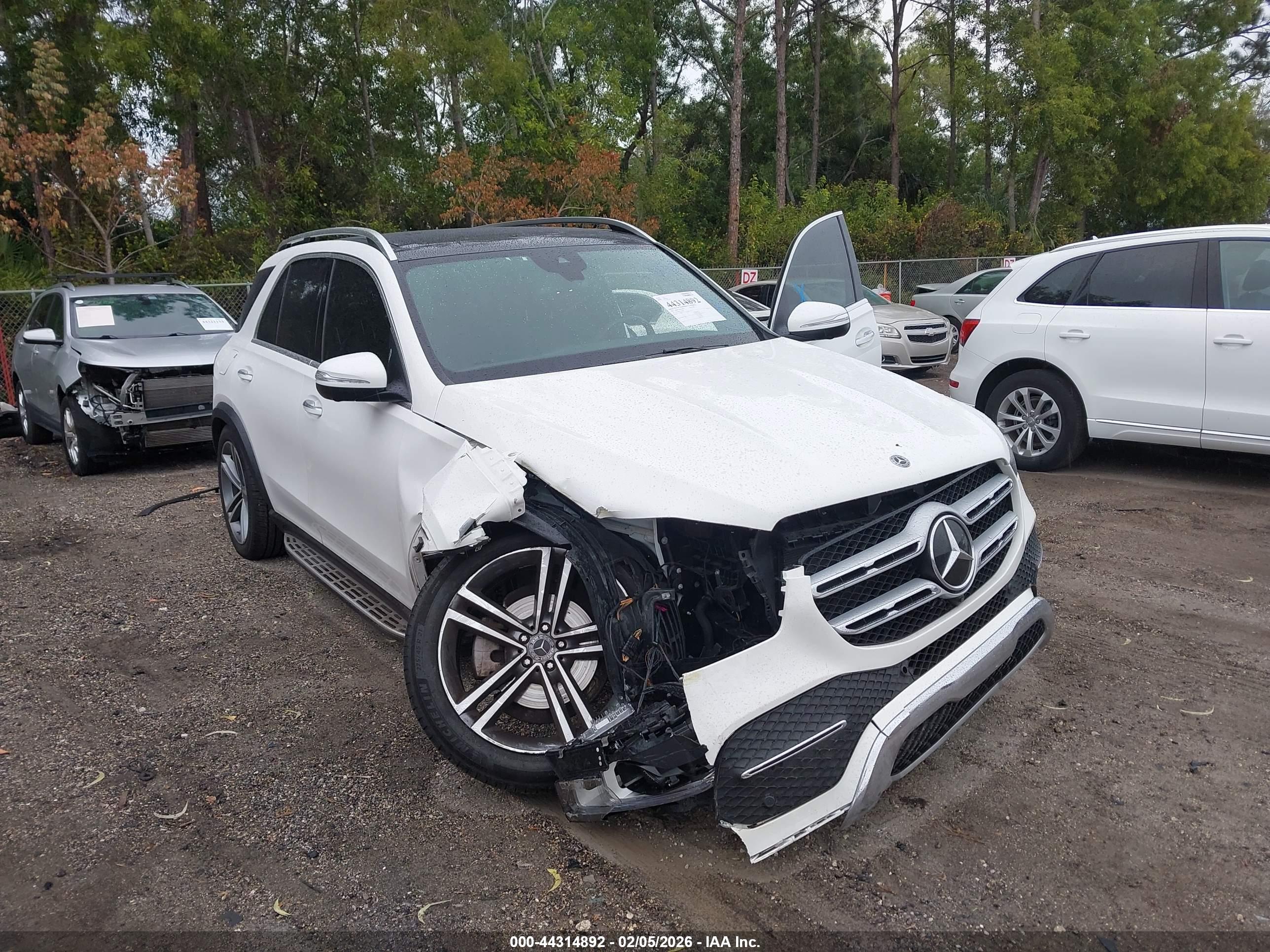 MERCEDES-BENZ GLE image 6