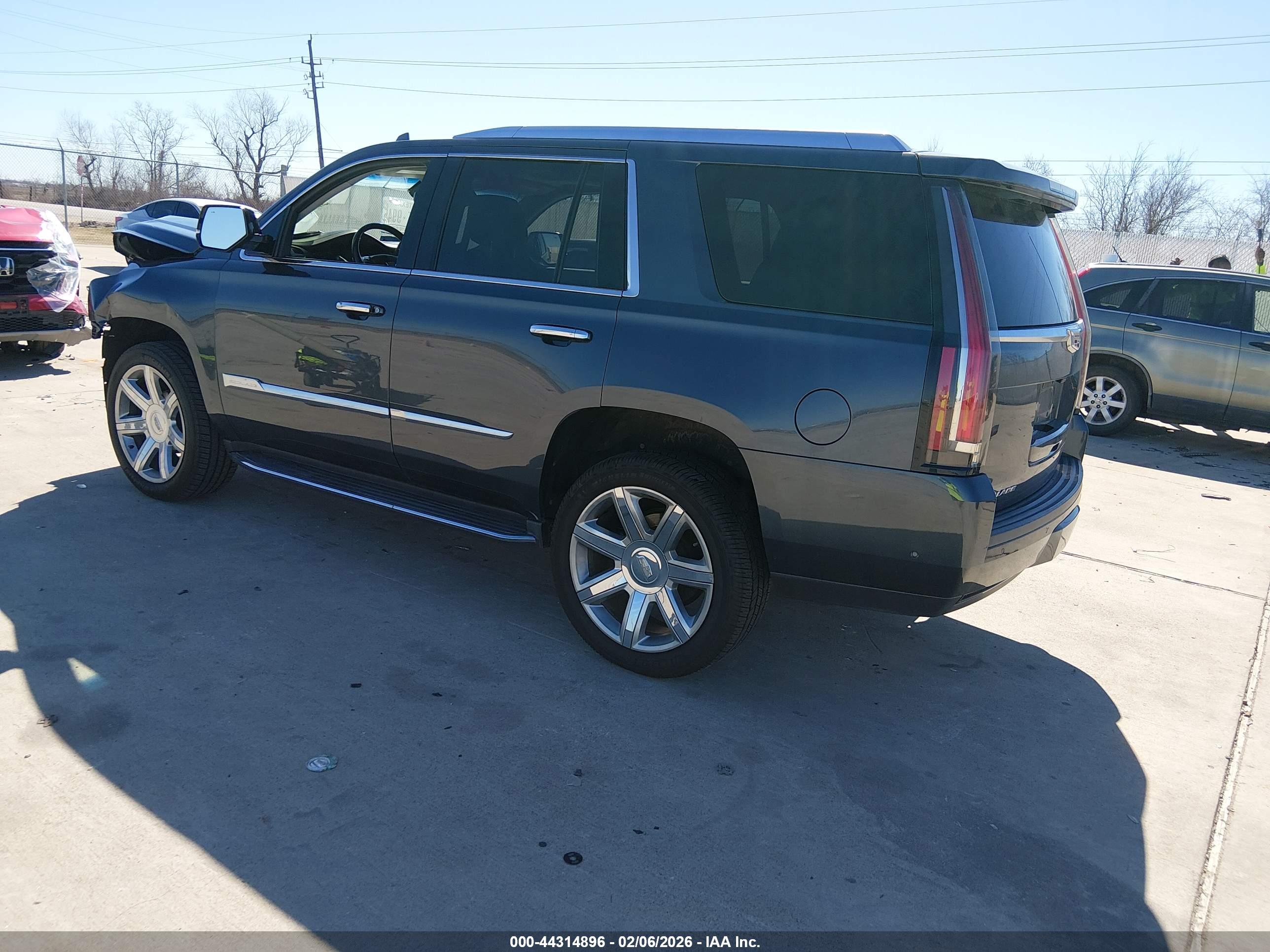 CADILLAC ESCALADE image 3