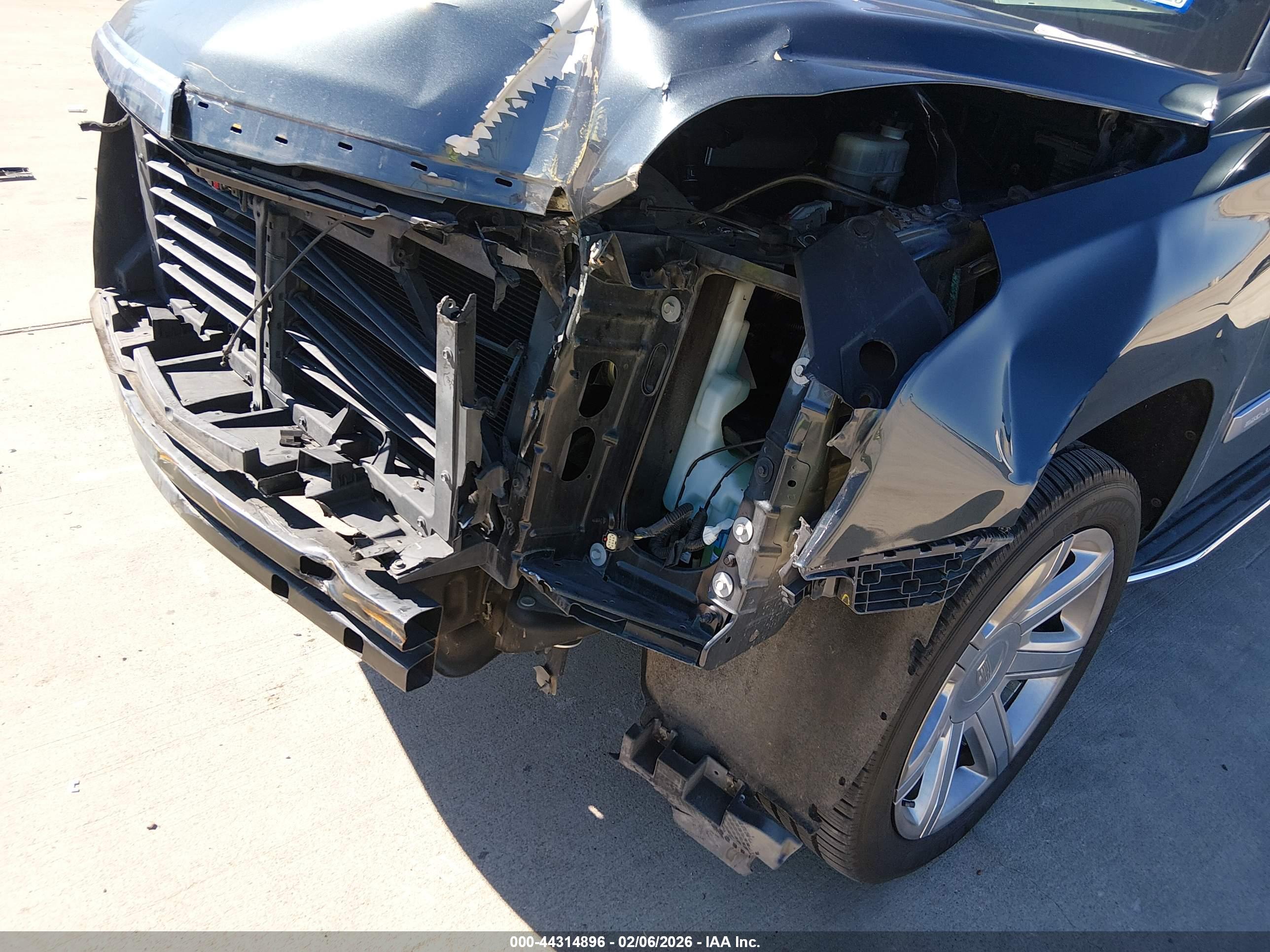 CADILLAC ESCALADE image 6