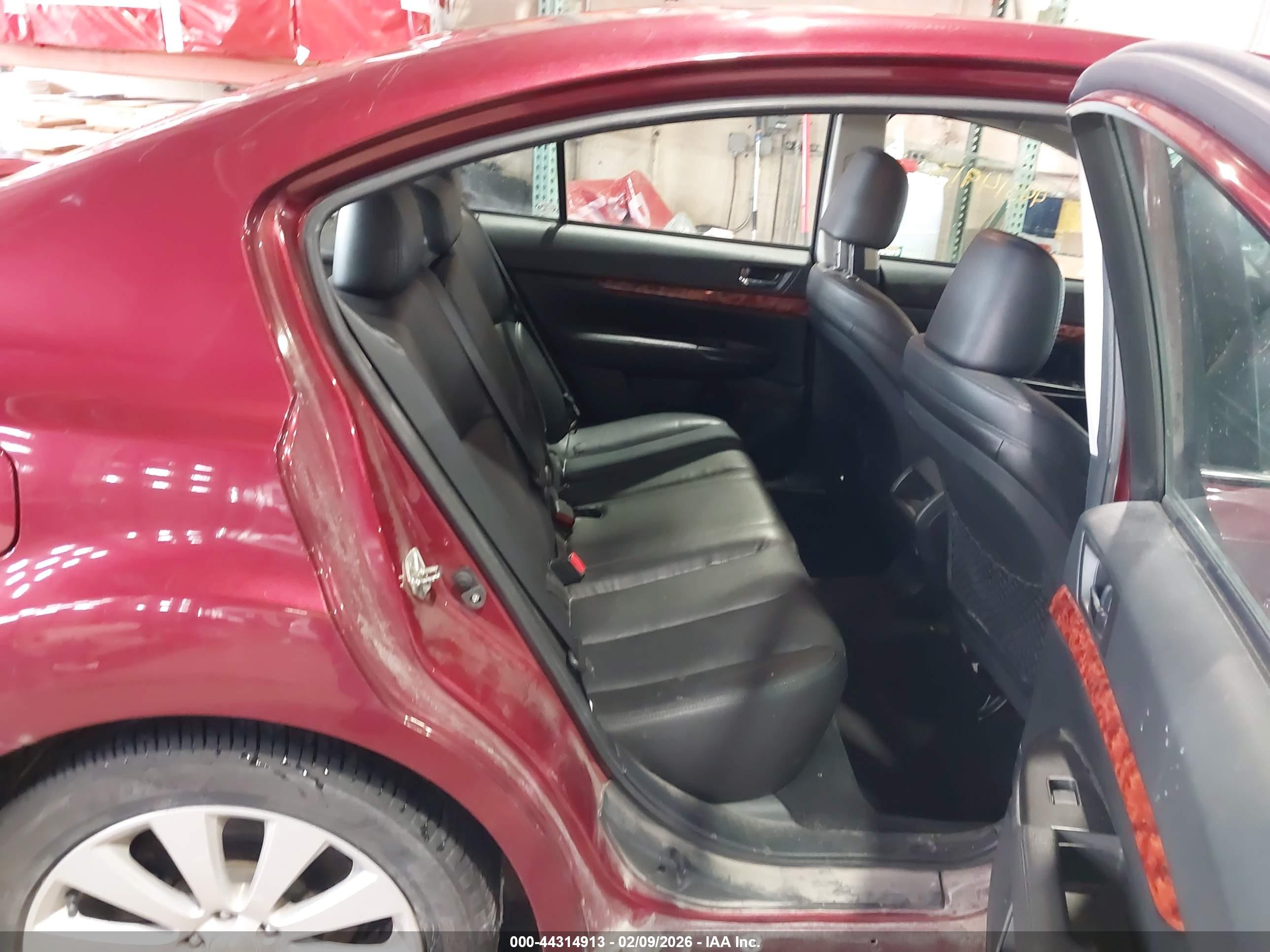 SUBARU LEGACY image 8