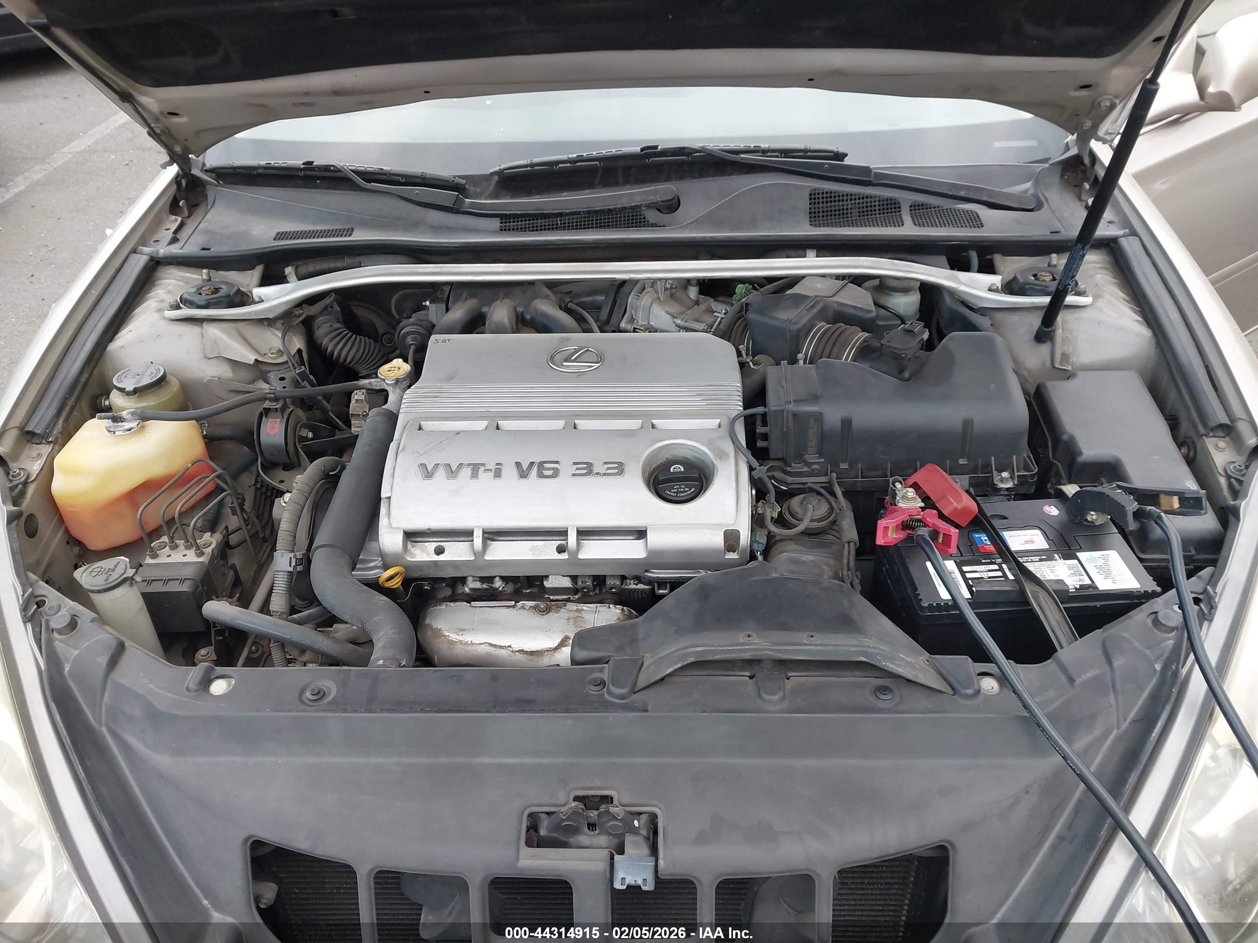 LEXUS ES image 10