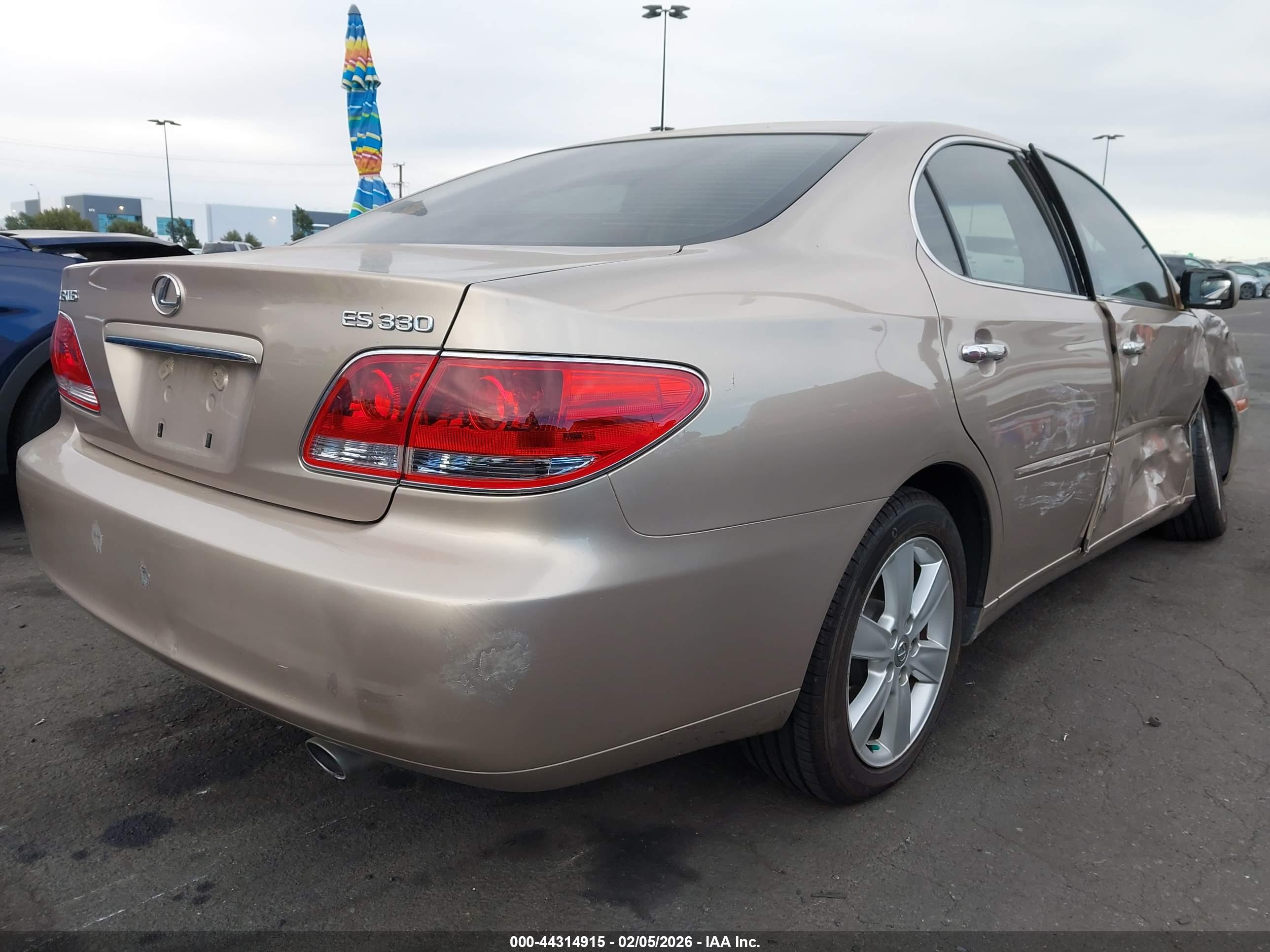 LEXUS ES image 4