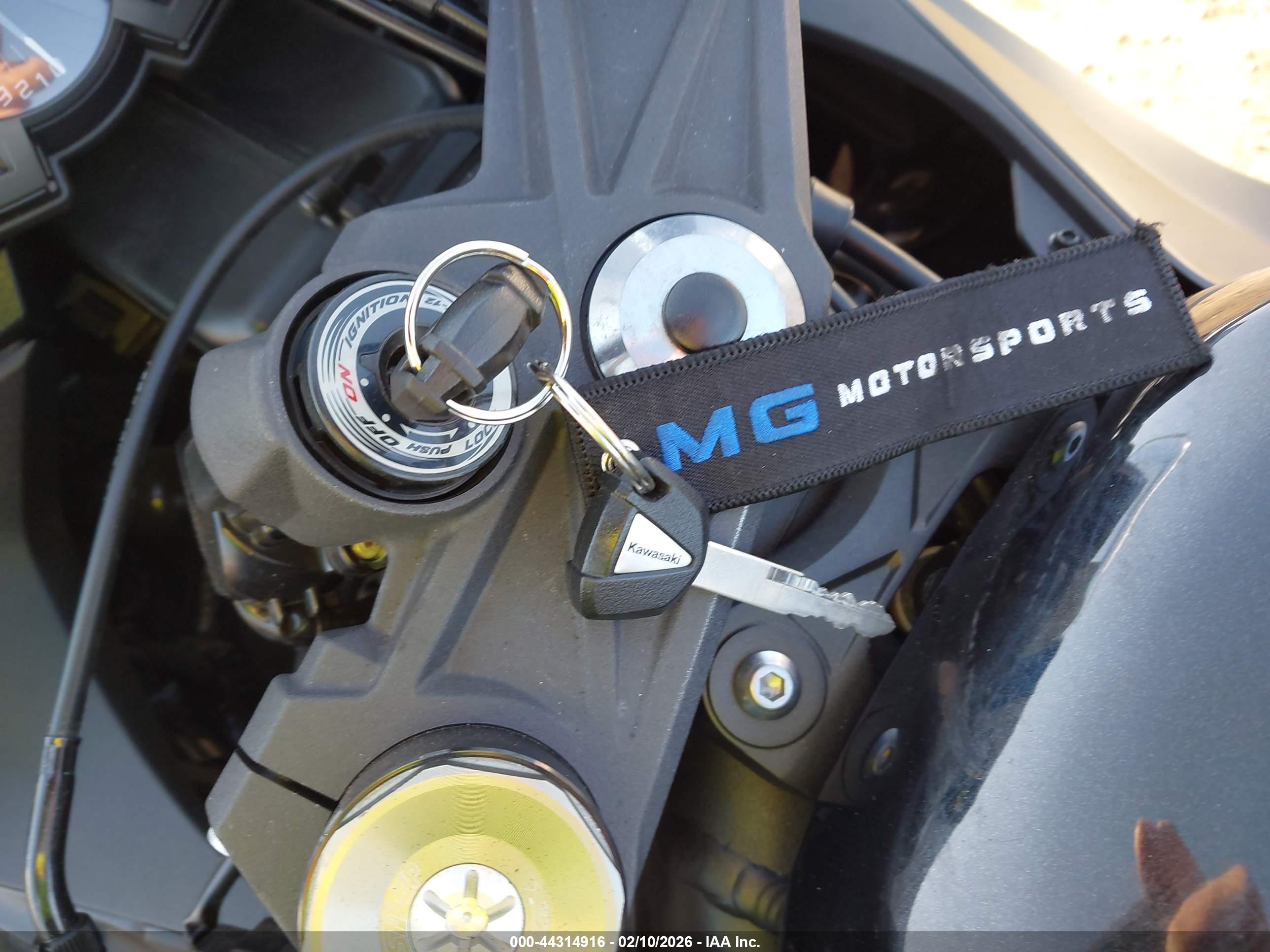 KAWASAKI ZX636 image 11