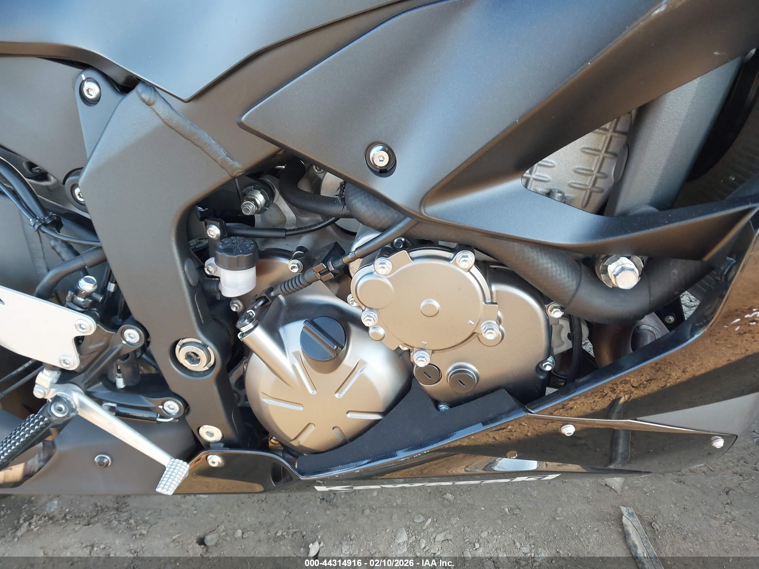 KAWASAKI ZX636 image 8
