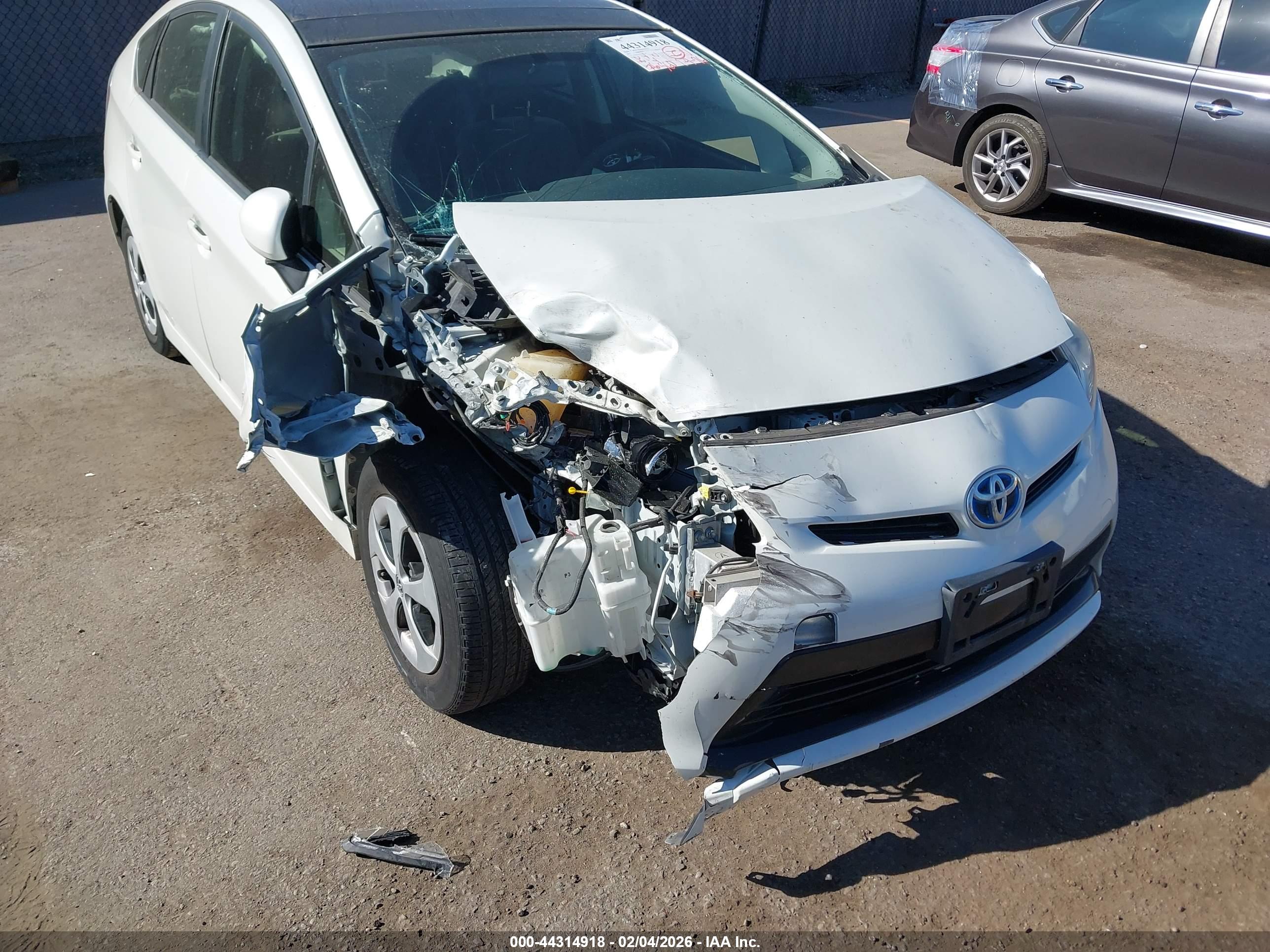 TOYOTA PRIUS image 6