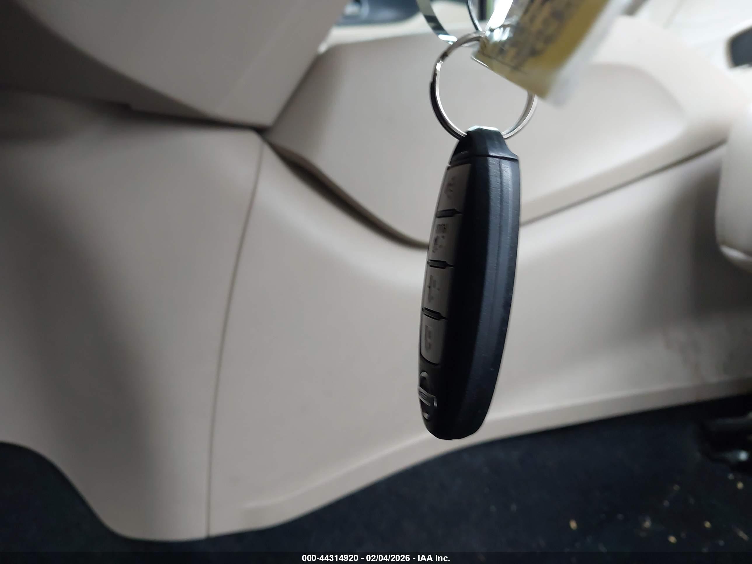 NISSAN ROGUE image 11
