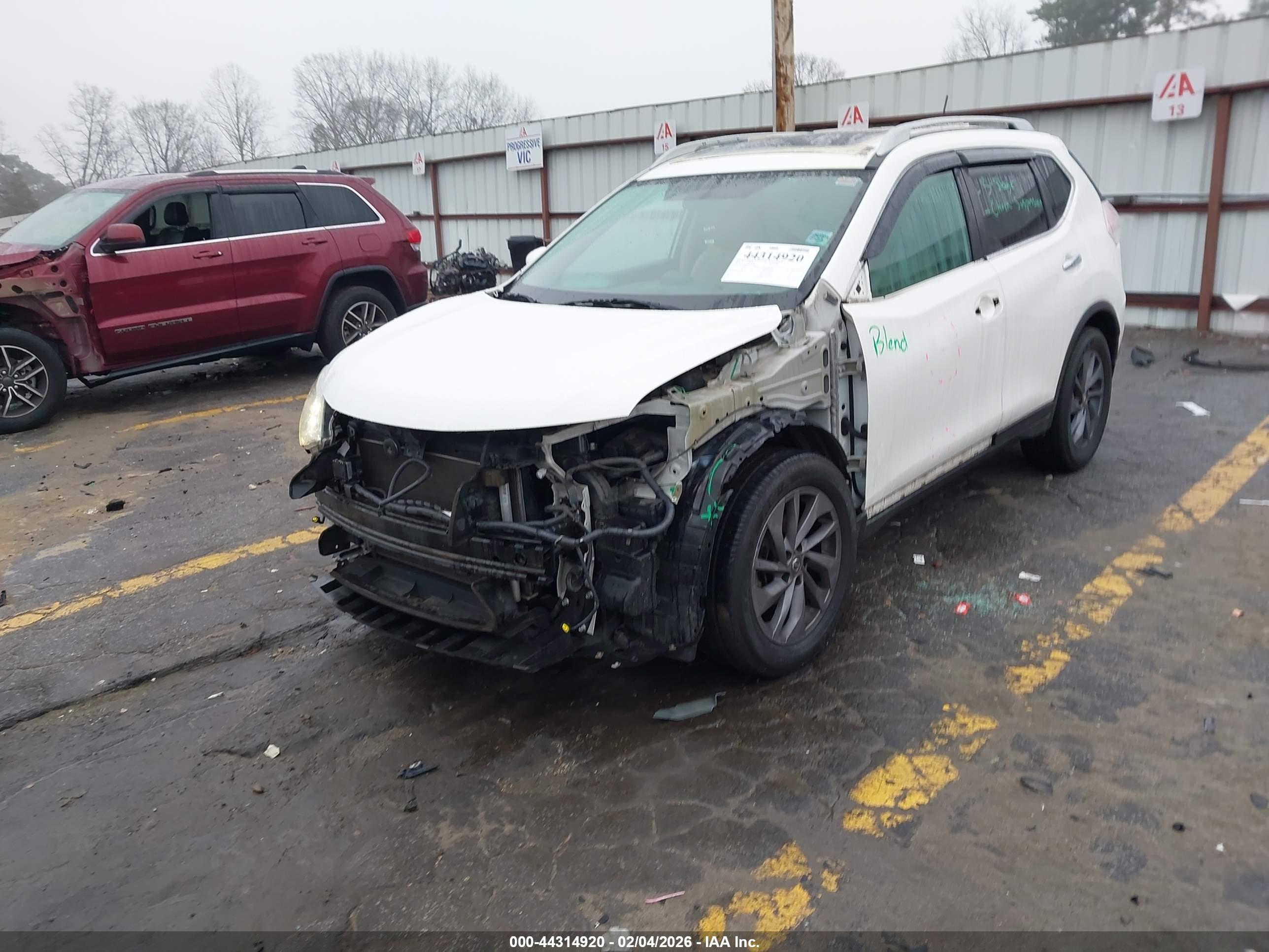 NISSAN ROGUE image 2