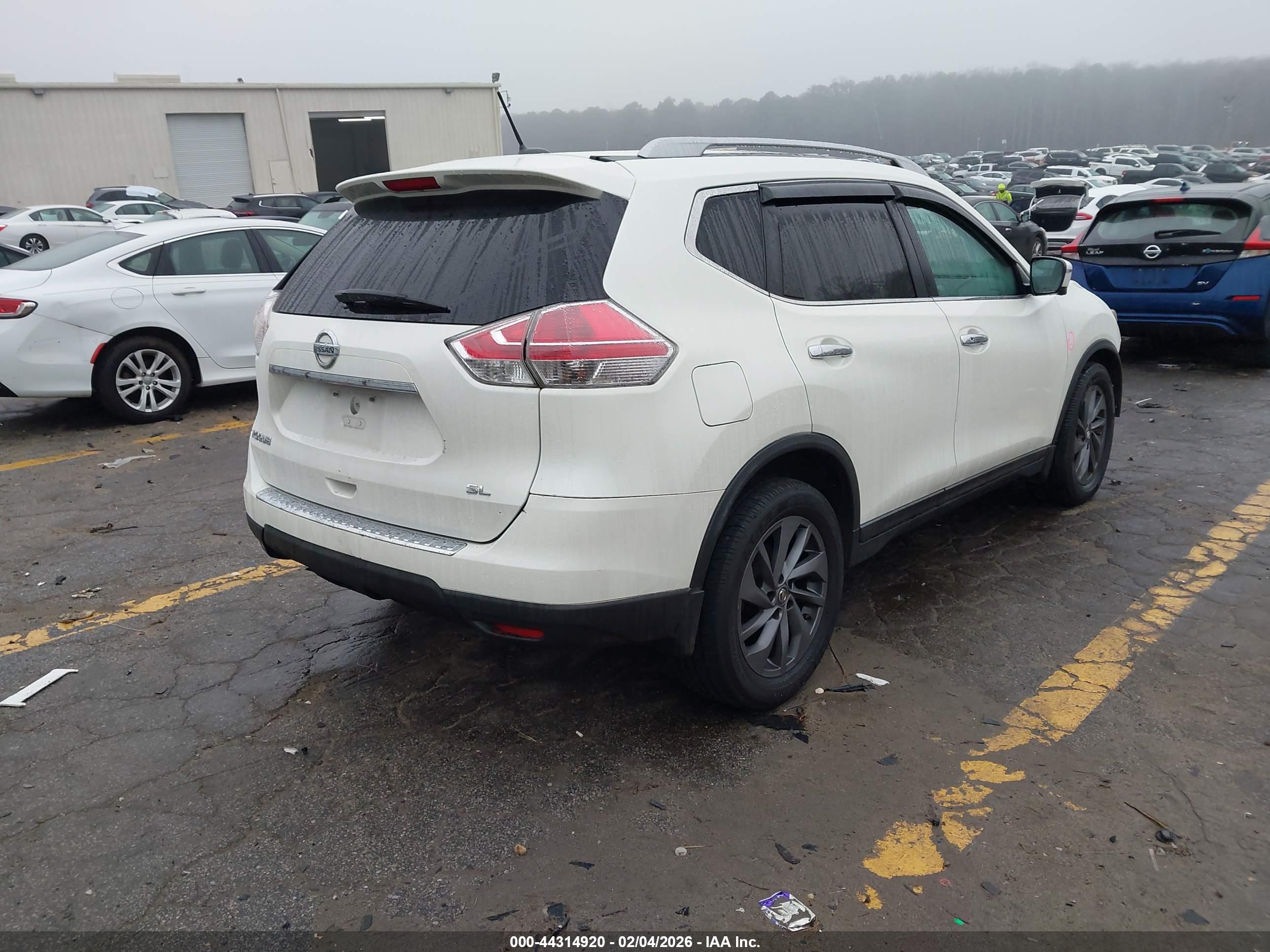NISSAN ROGUE image 4