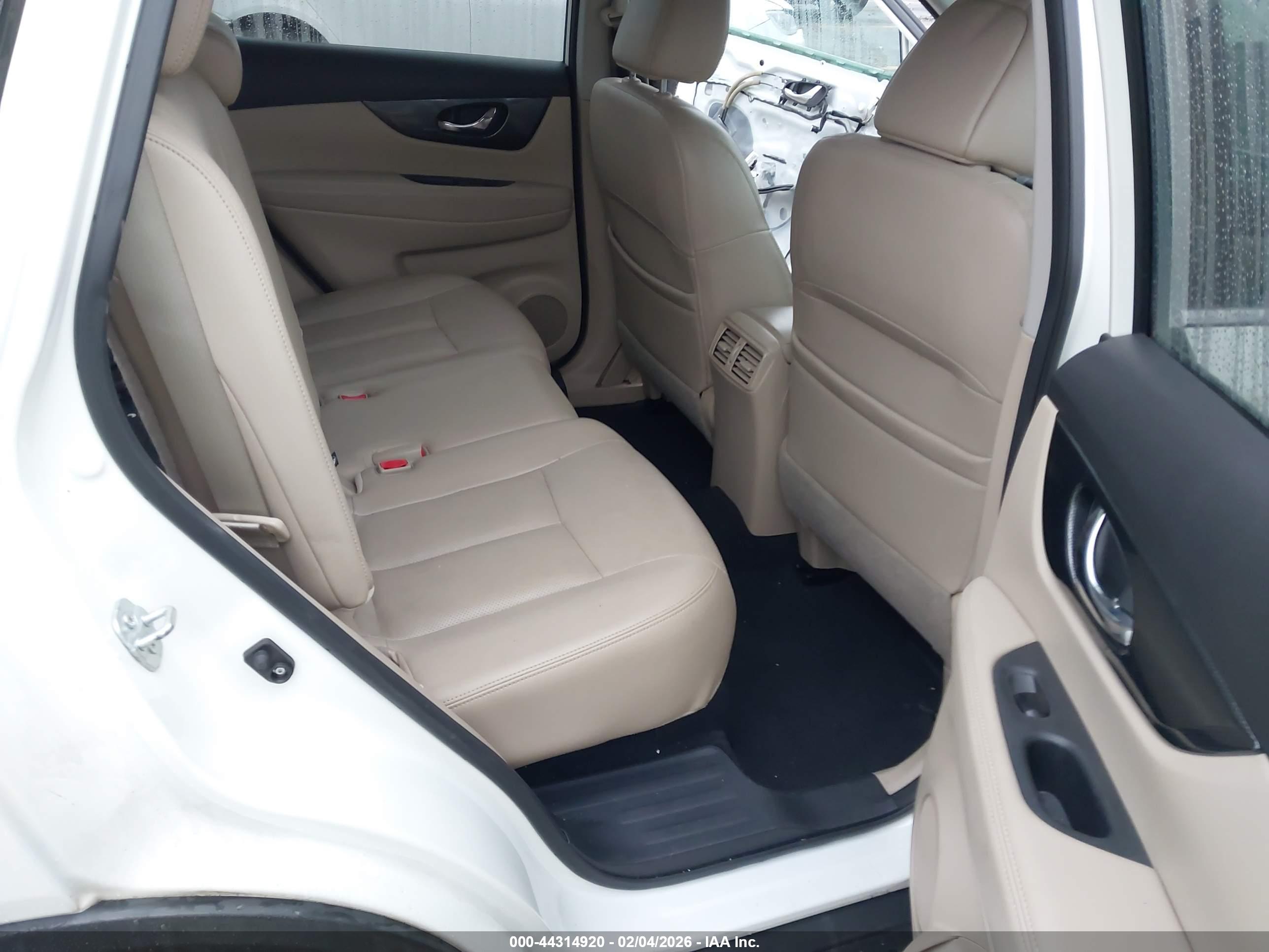 NISSAN ROGUE image 8