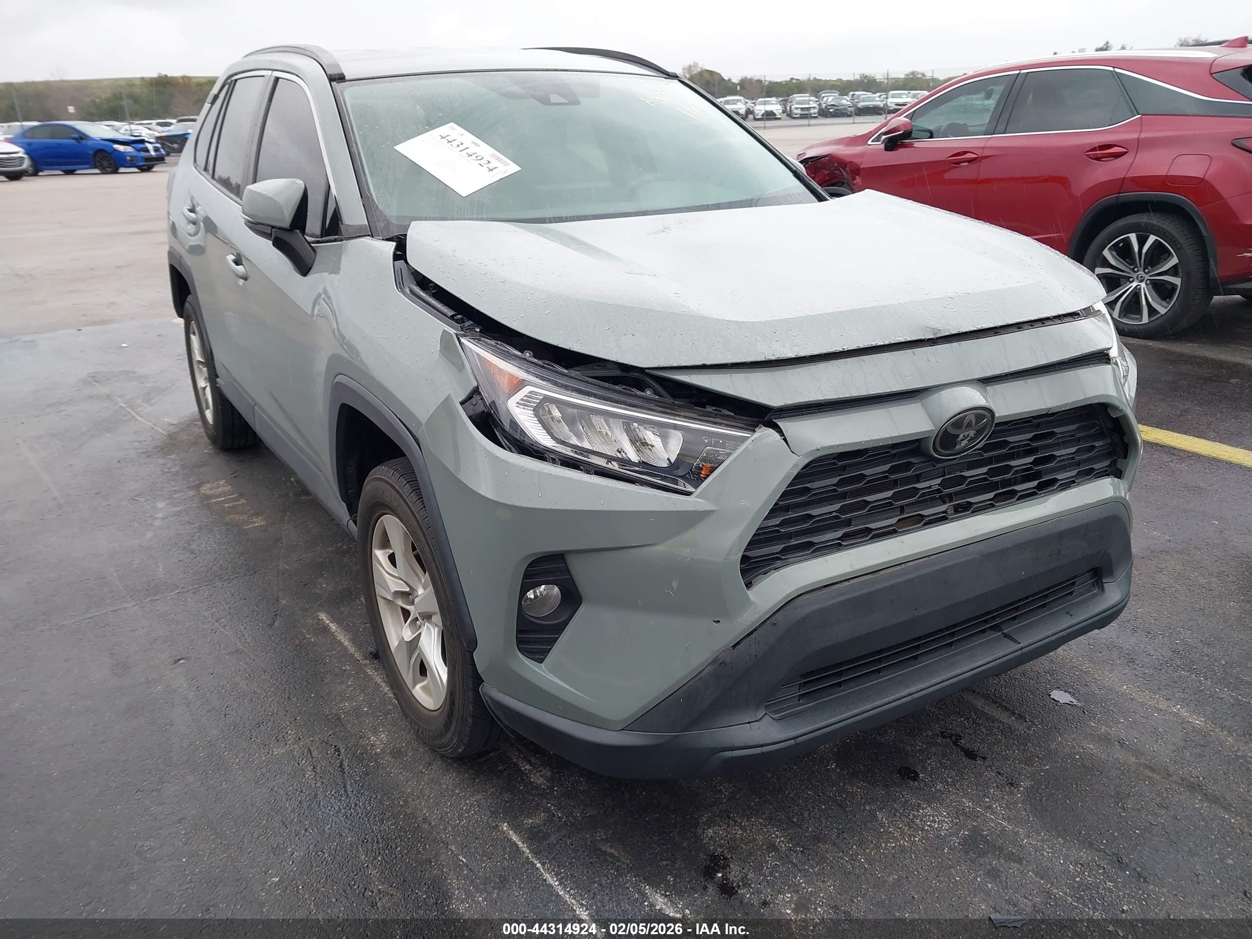 TOYOTA RAV4 image 6
