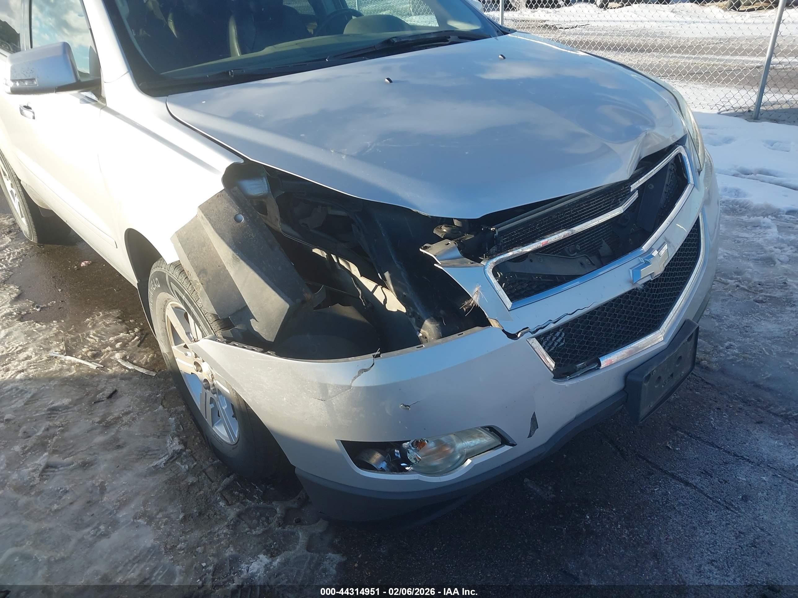 CHEVROLET TRAVERSE image 6