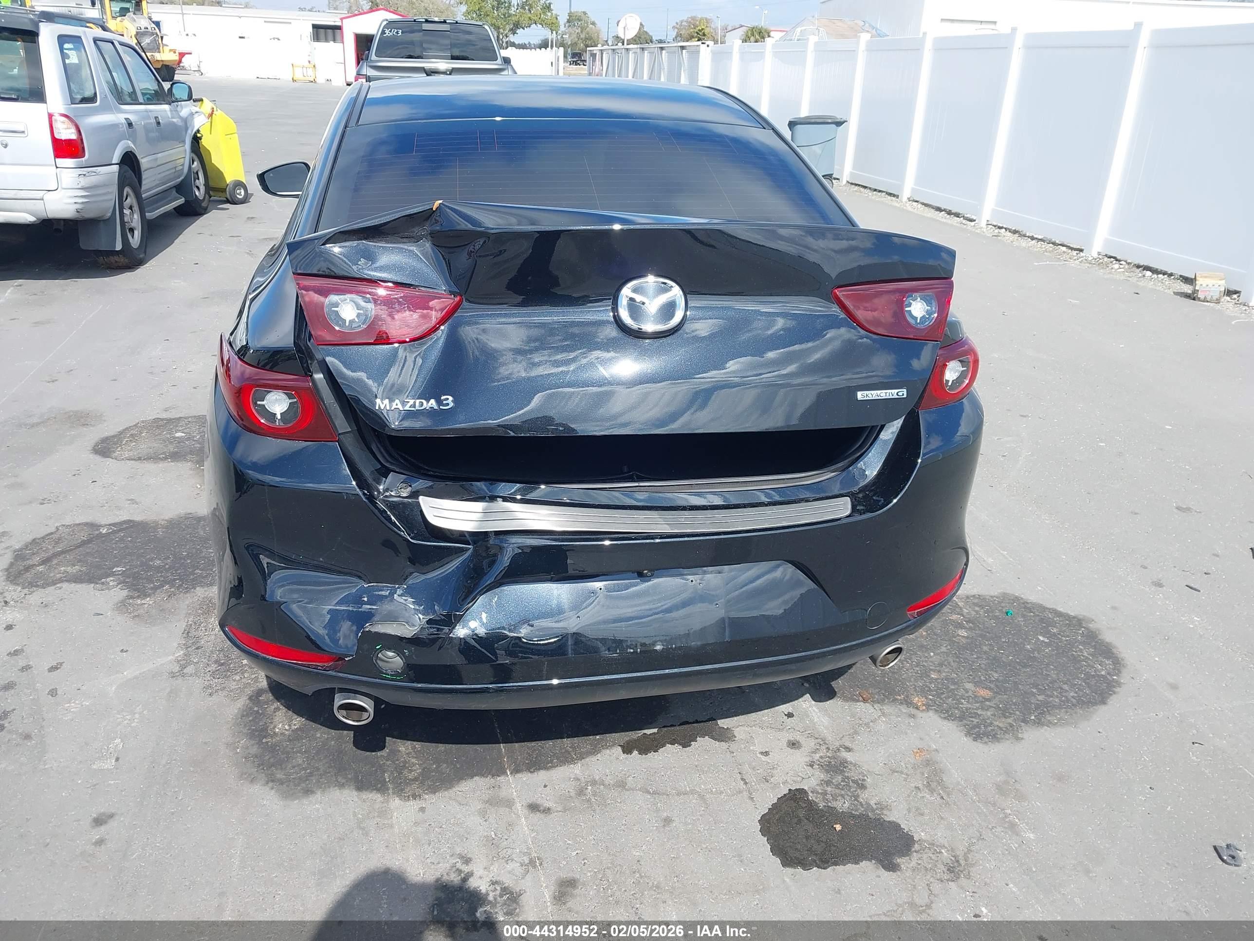 MAZDA MAZDA3 image 6