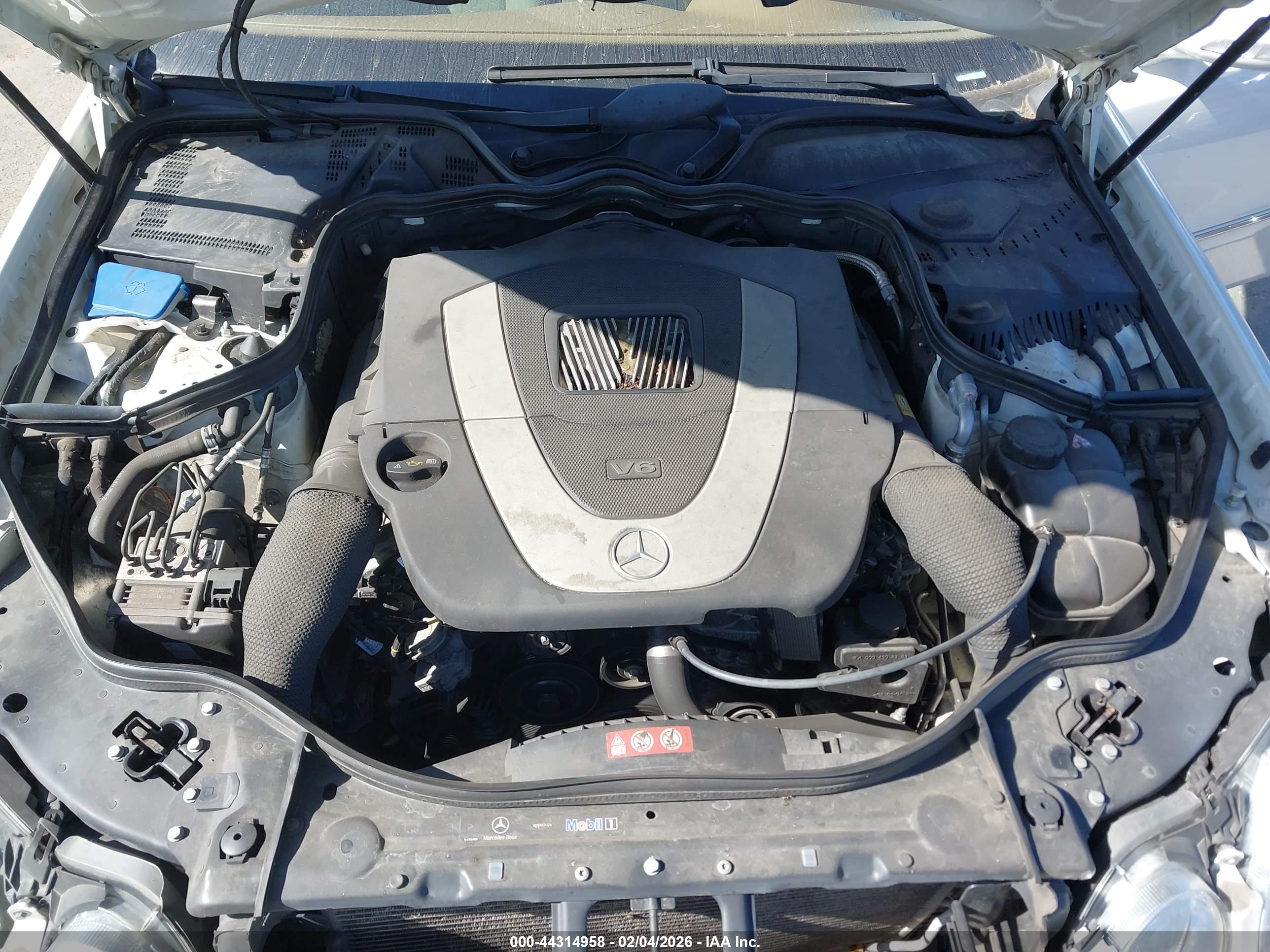 MERCEDES-BENZ E image 10