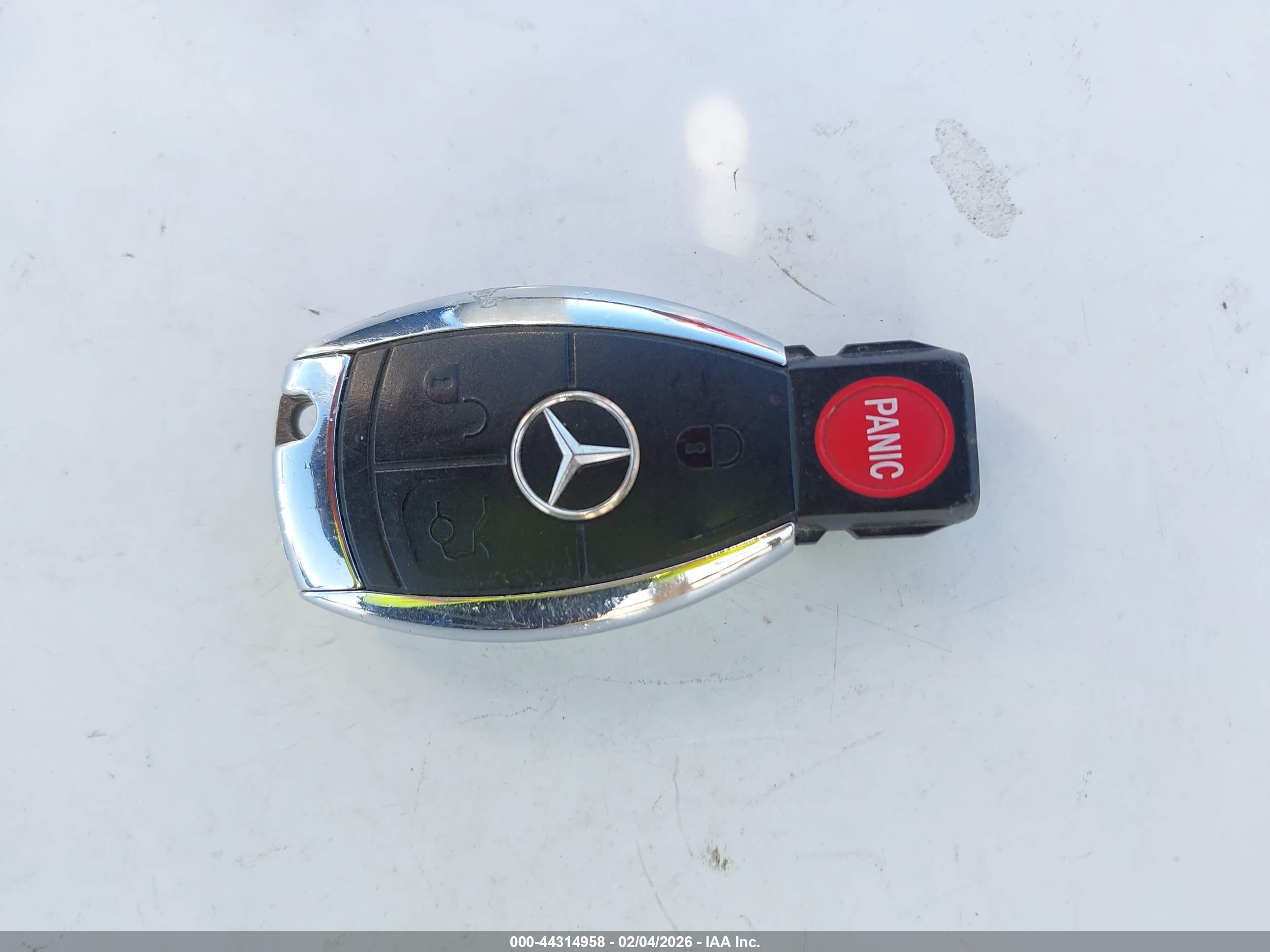 MERCEDES-BENZ E image 11