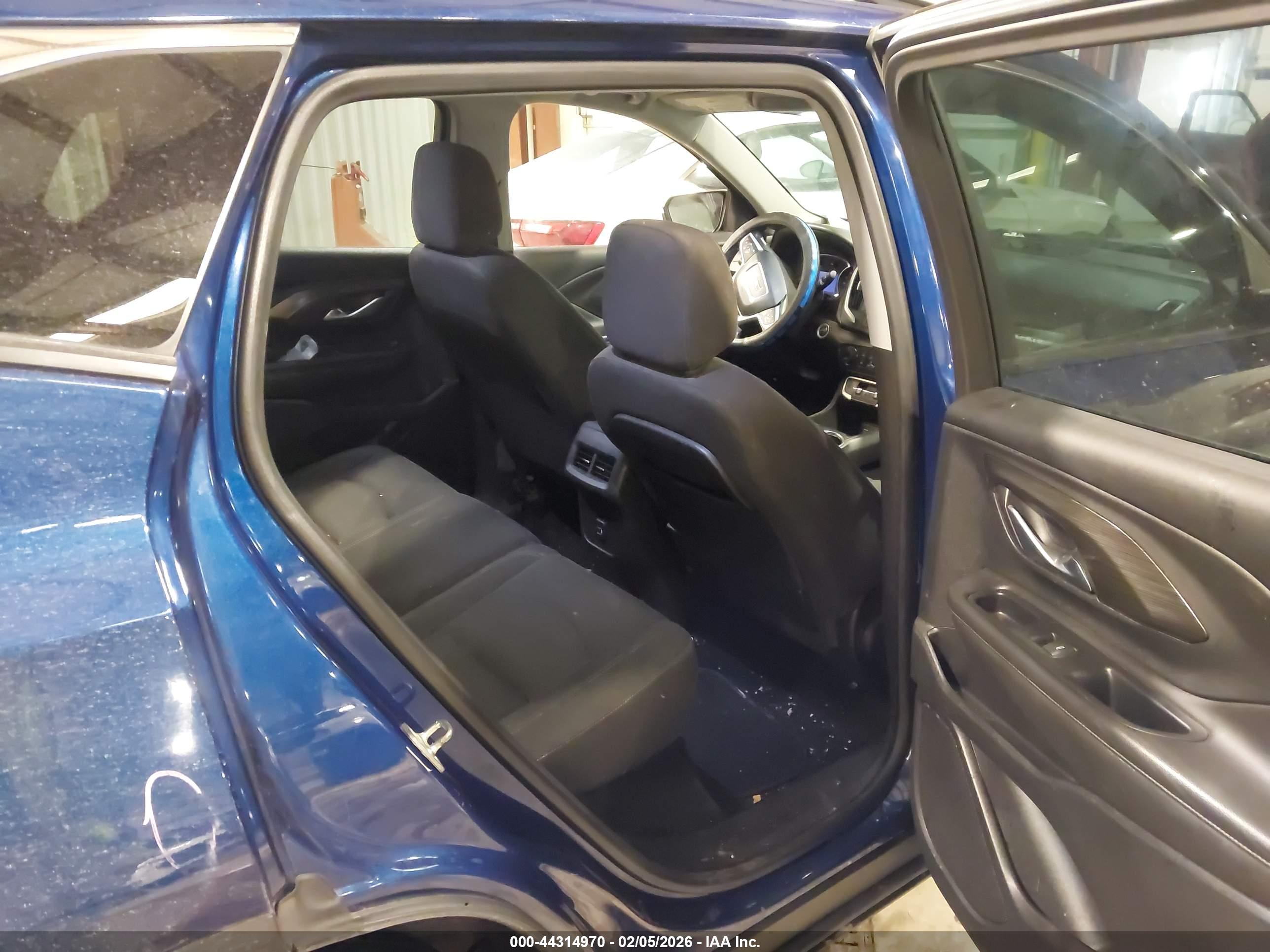 GMC TERRAIN image 8
