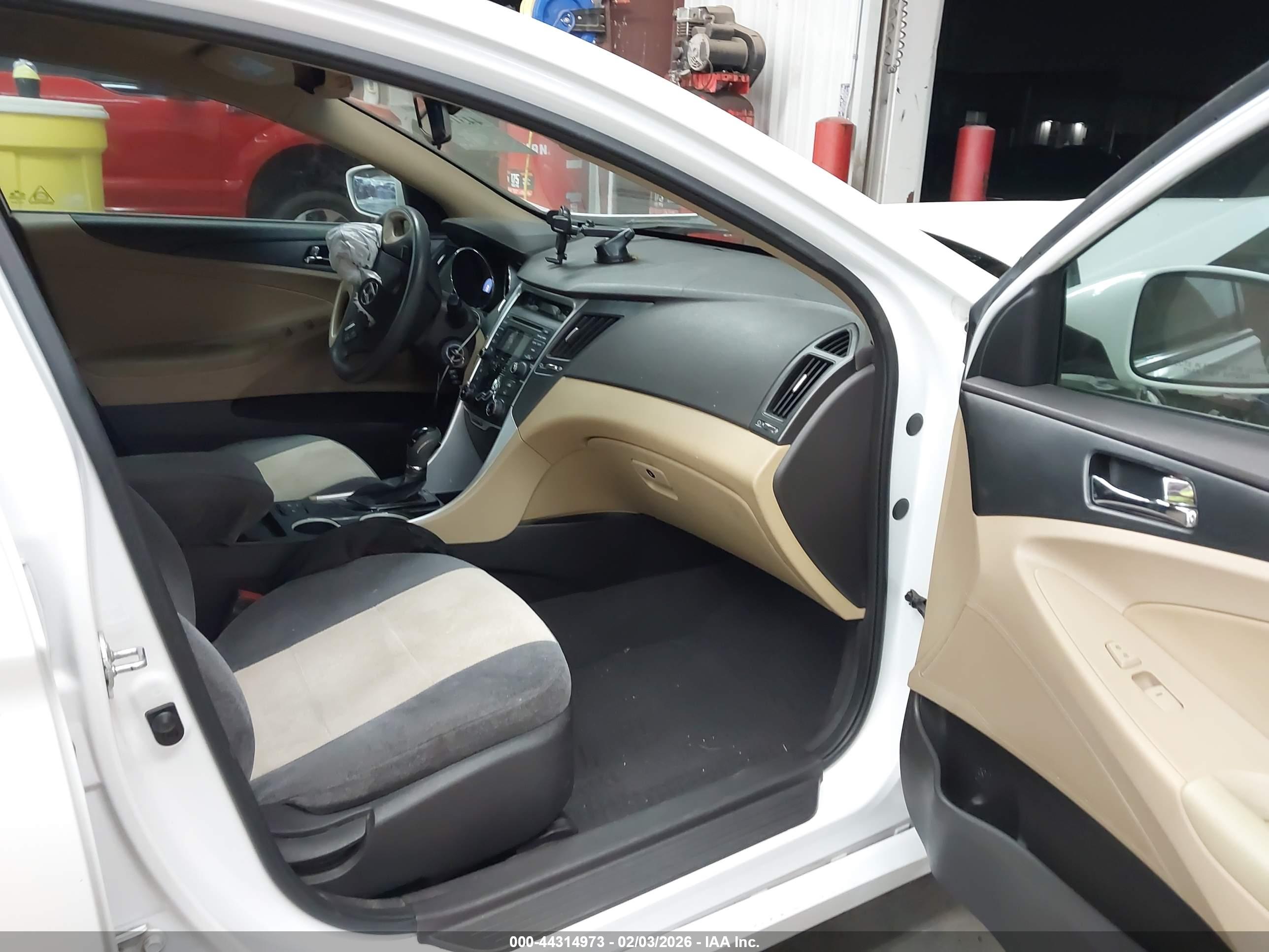 HYUNDAI SONATA image 5