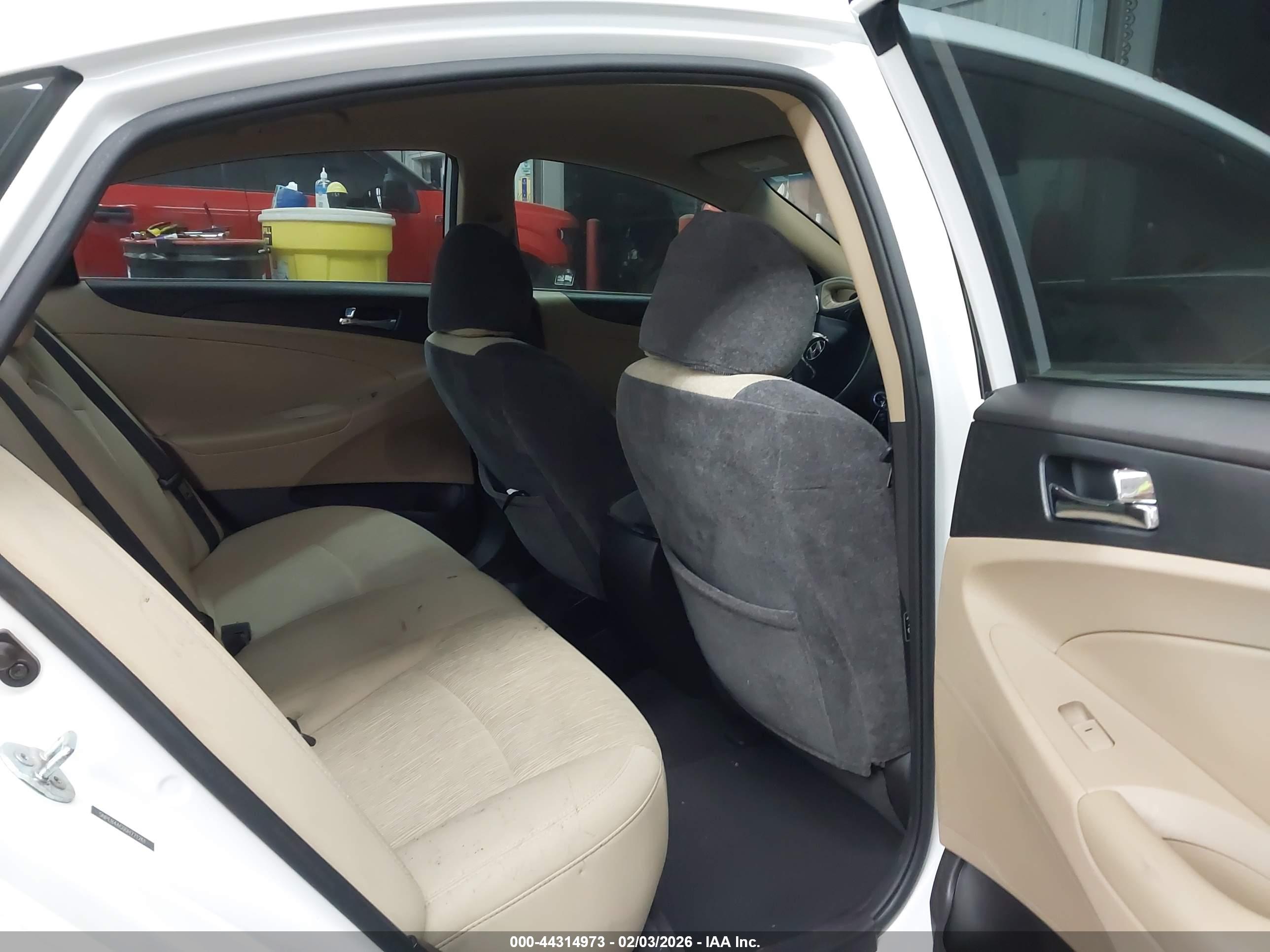 HYUNDAI SONATA image 8