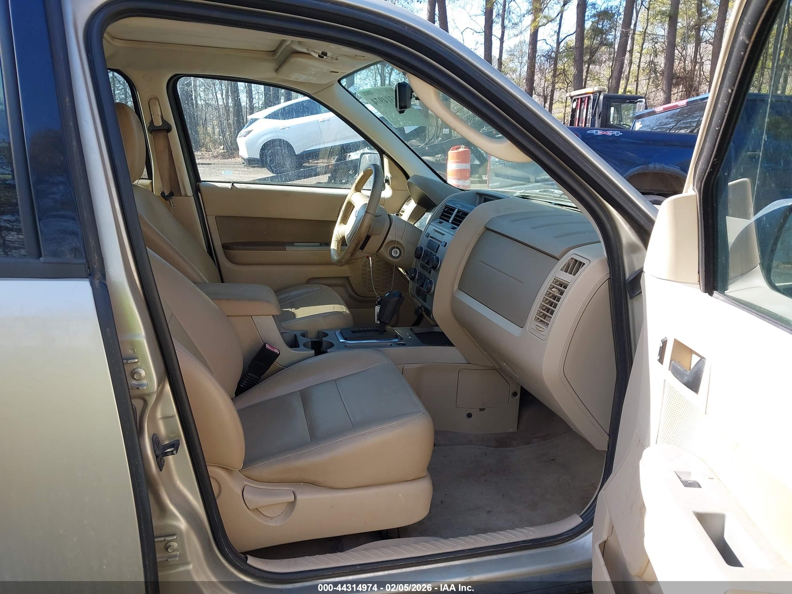 FORD ESCAPE image 5