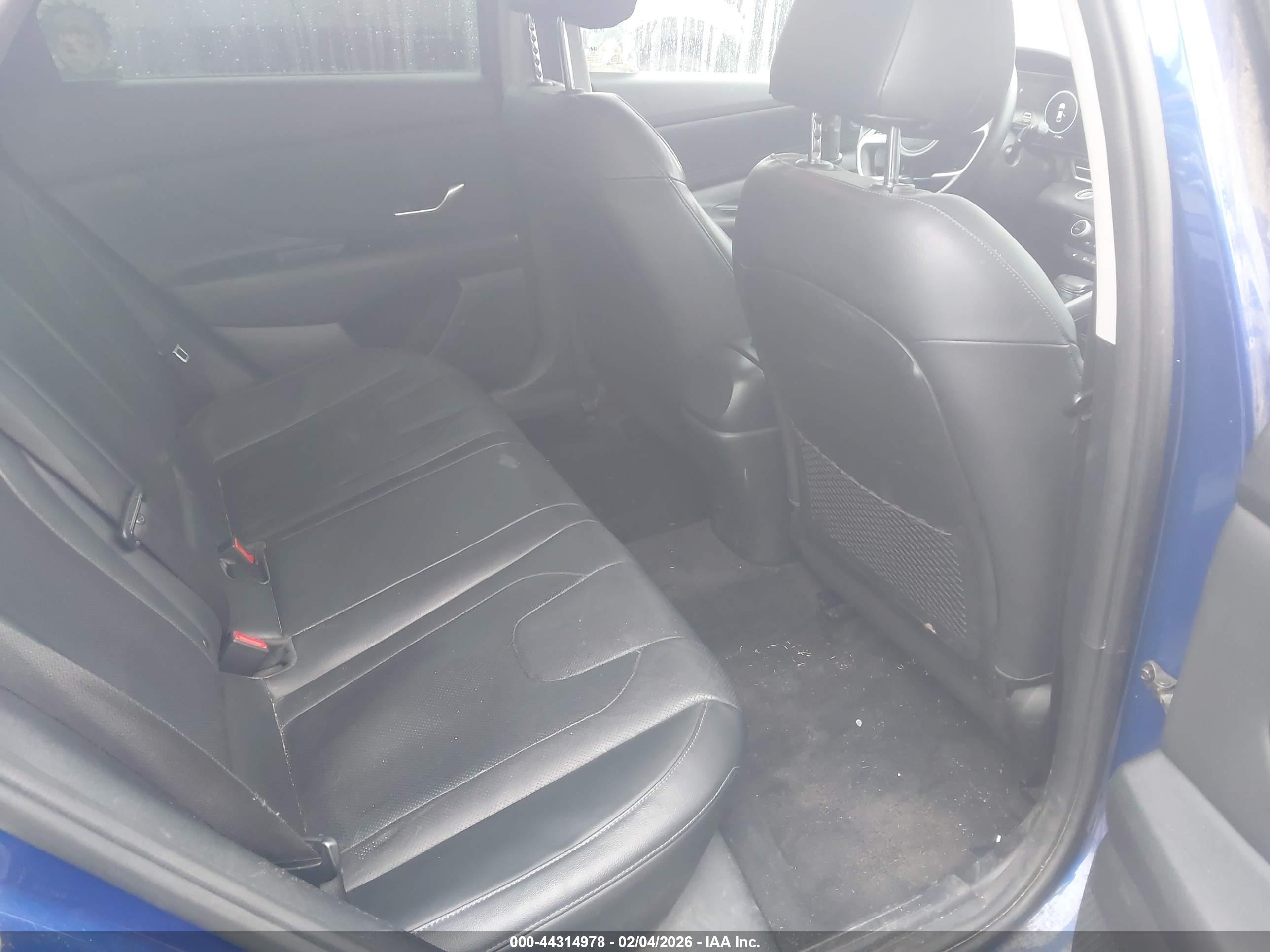 HYUNDAI ELANTRA image 8