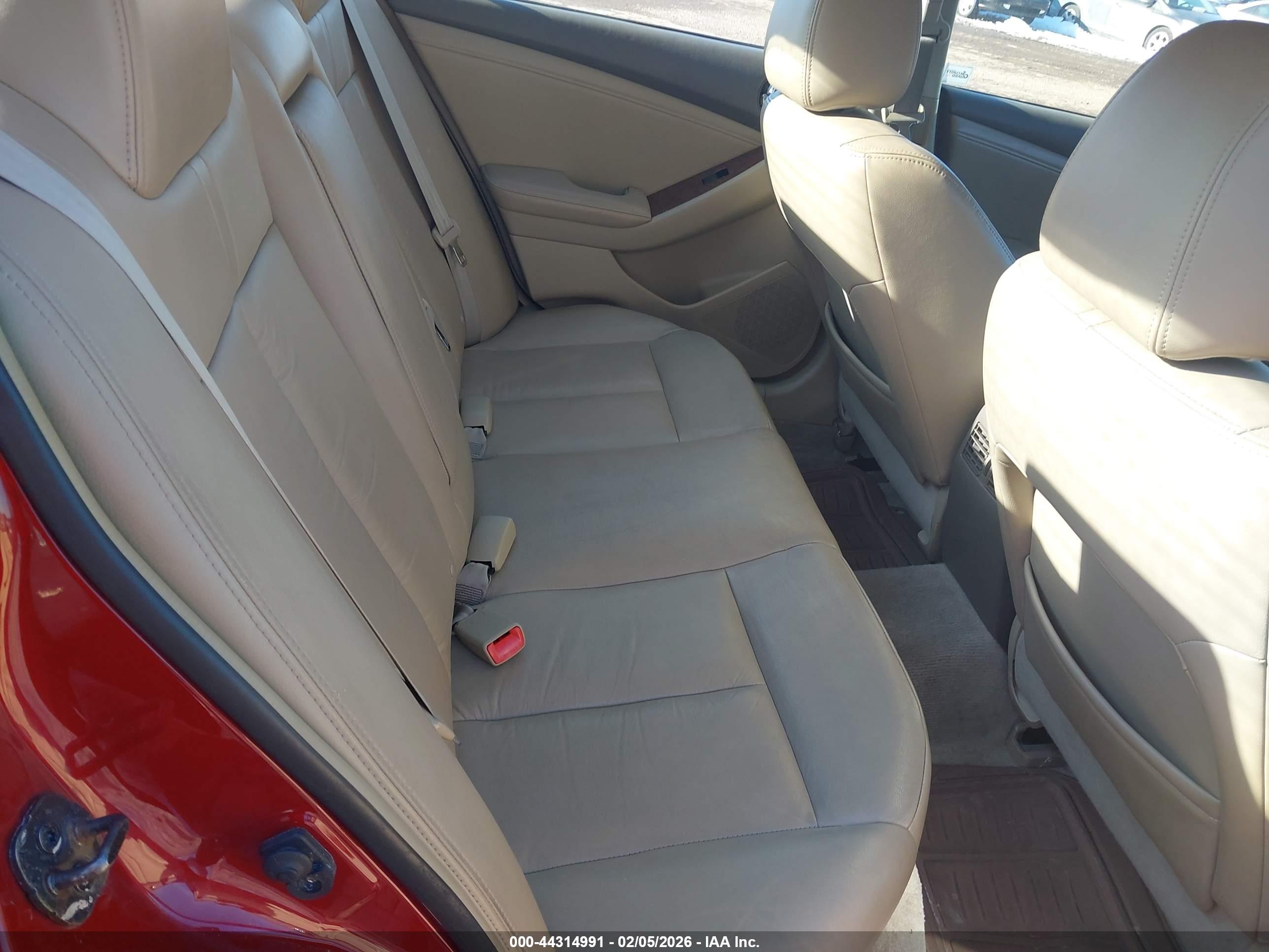 NISSAN ALTIMA image 8