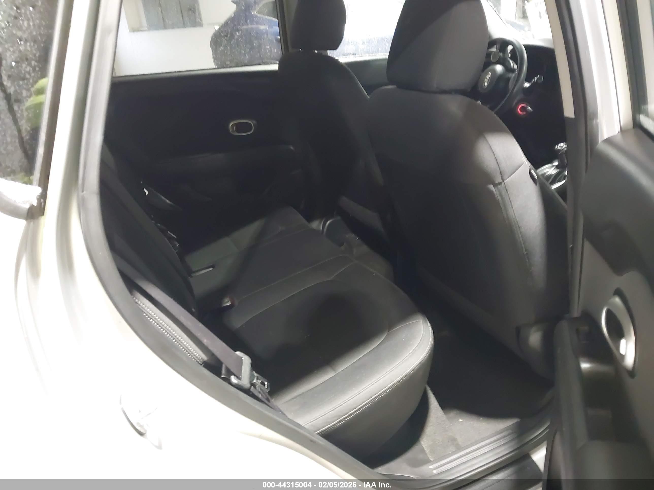 KIA SOUL image 8