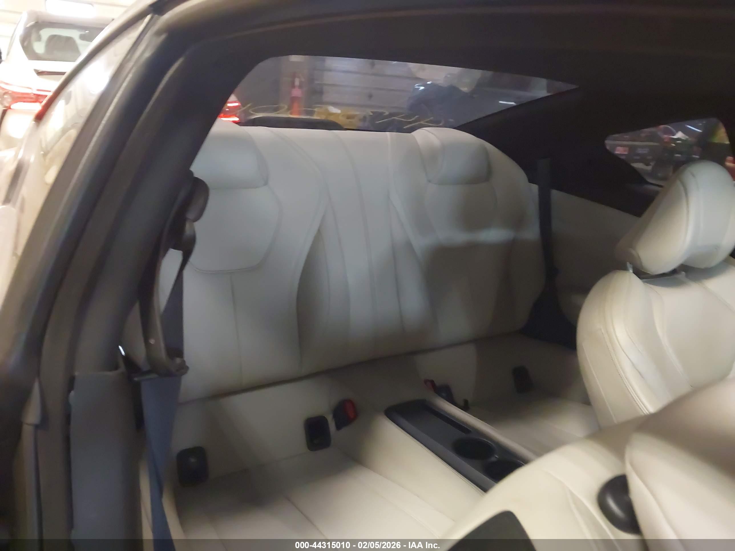 INFINITI Q60 image 8