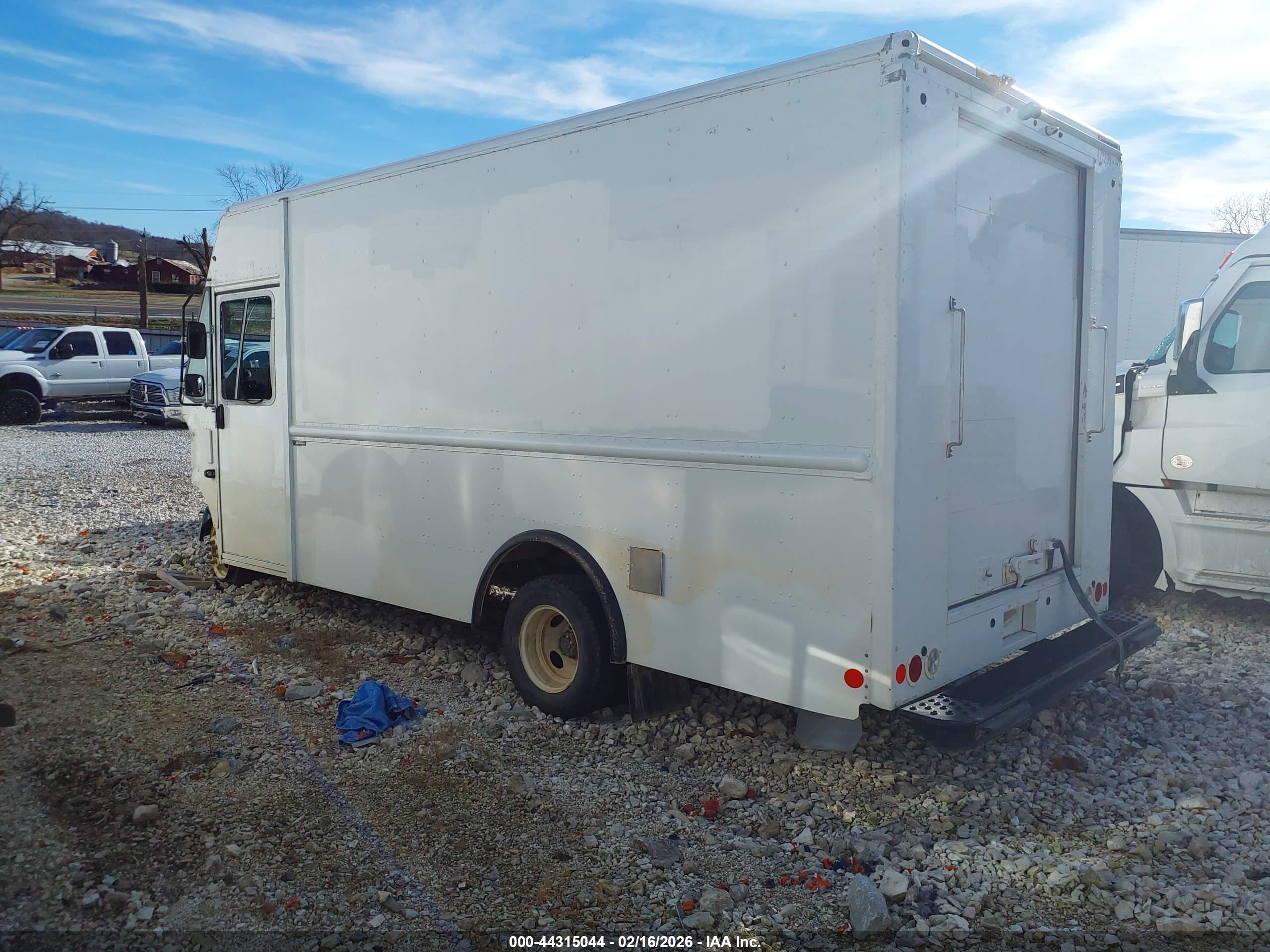 FORD ECONOLINE image 3
