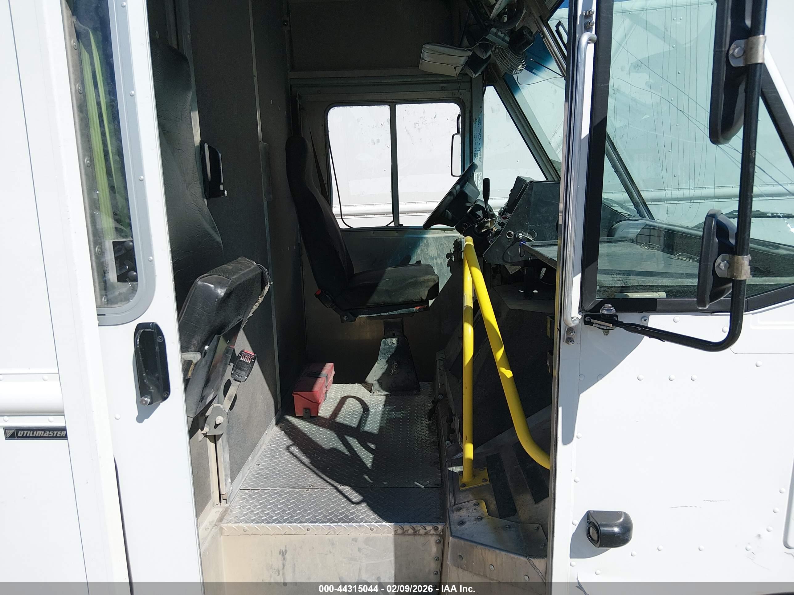 FORD ECONOLINE image 8