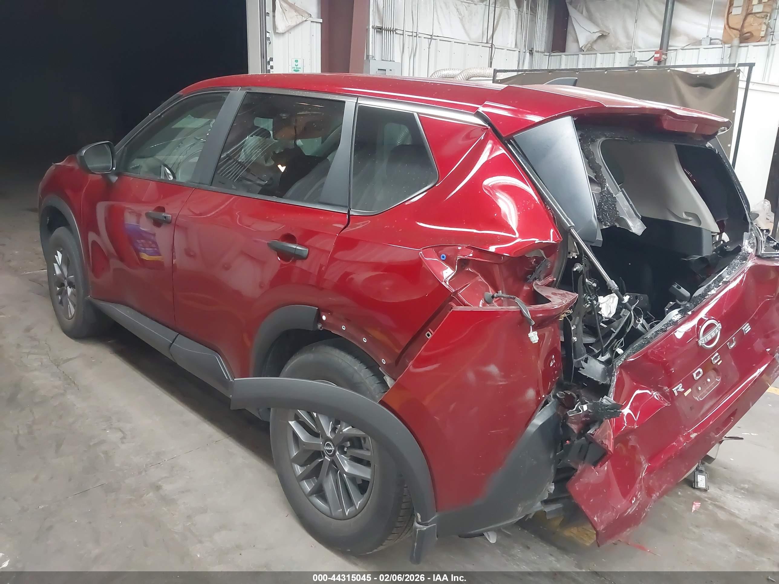 NISSAN ROGUE image 3