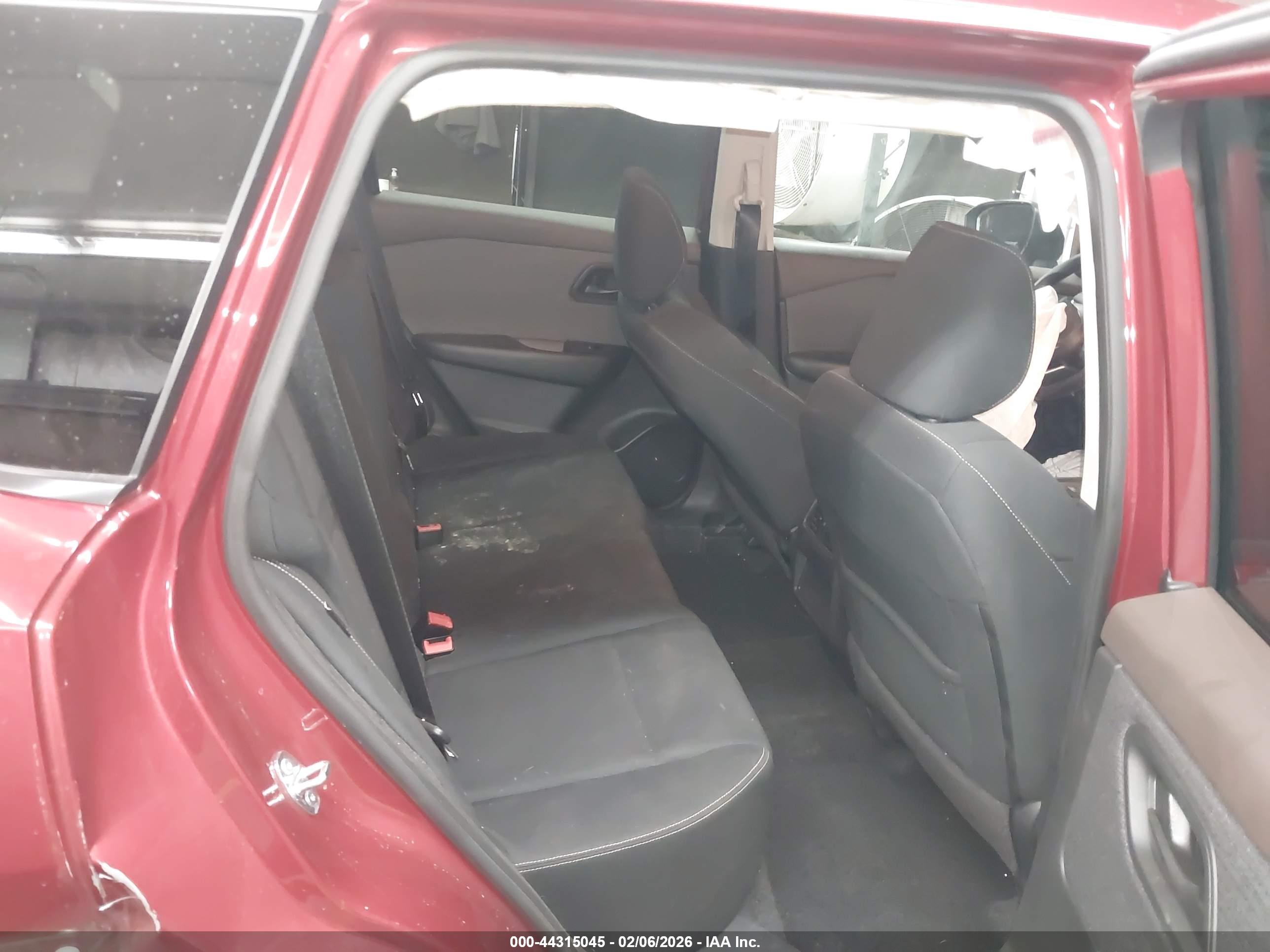 NISSAN ROGUE image 8
