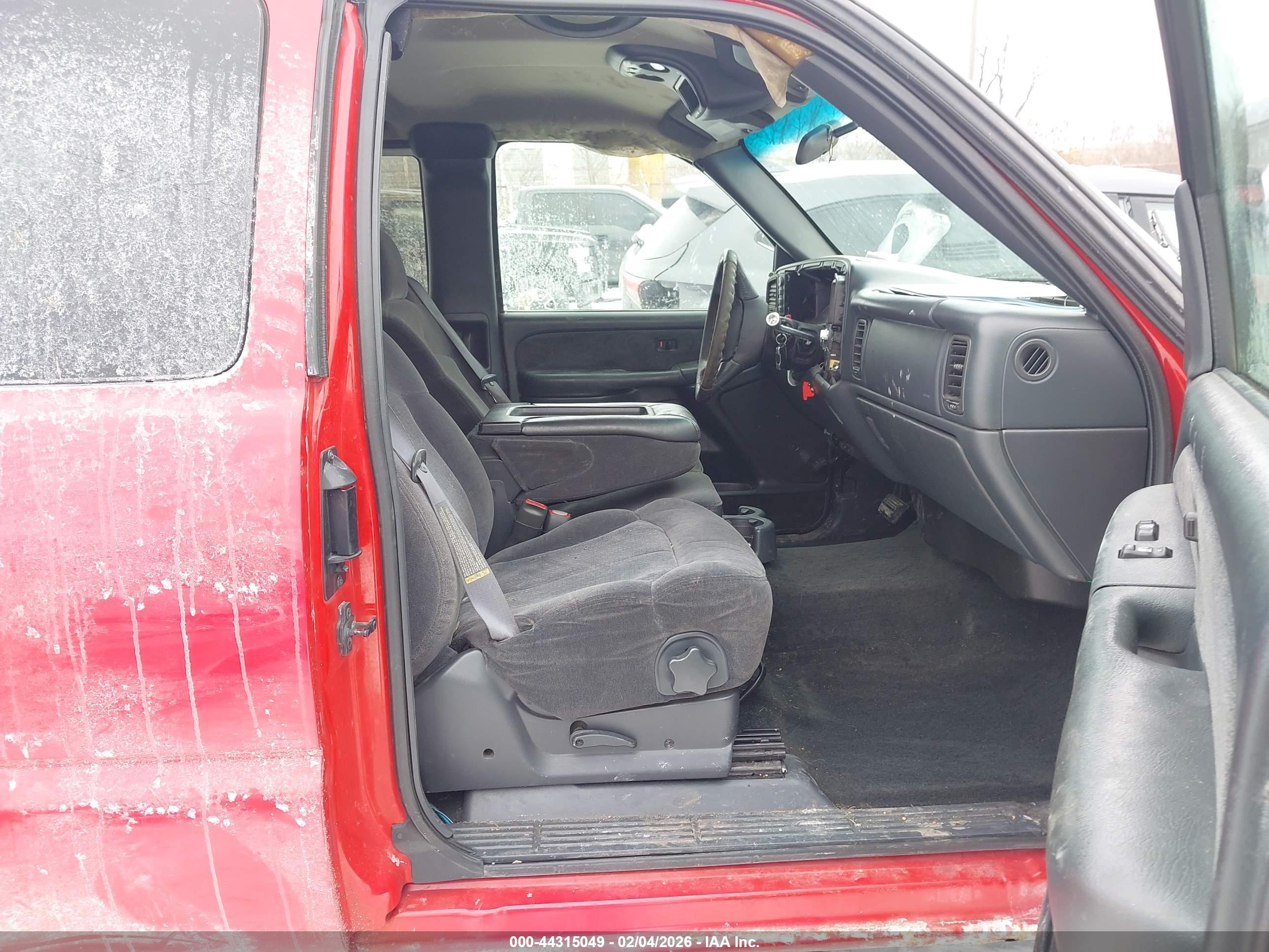 CHEVROLET SILVERADO image 5