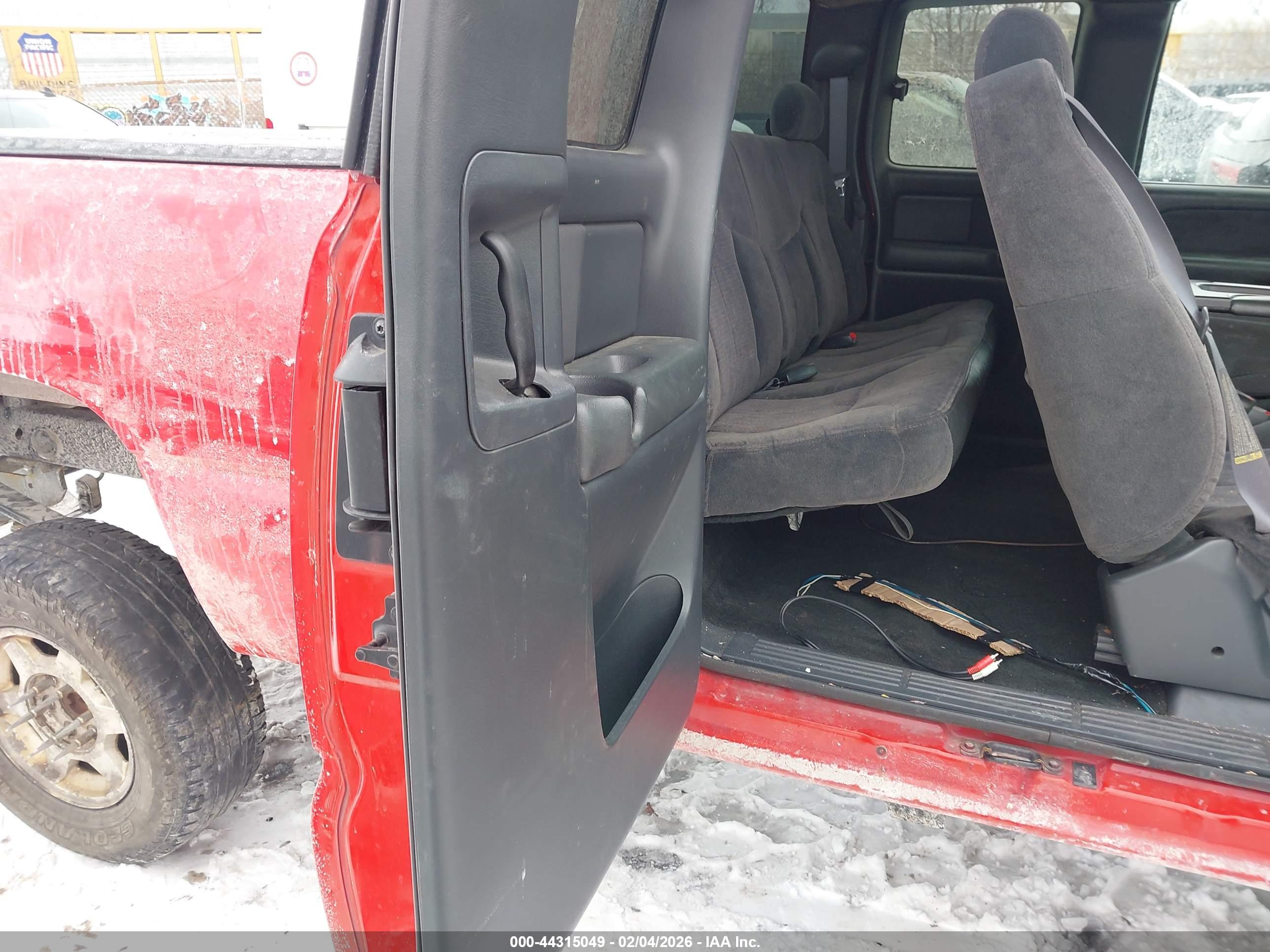 CHEVROLET SILVERADO image 8