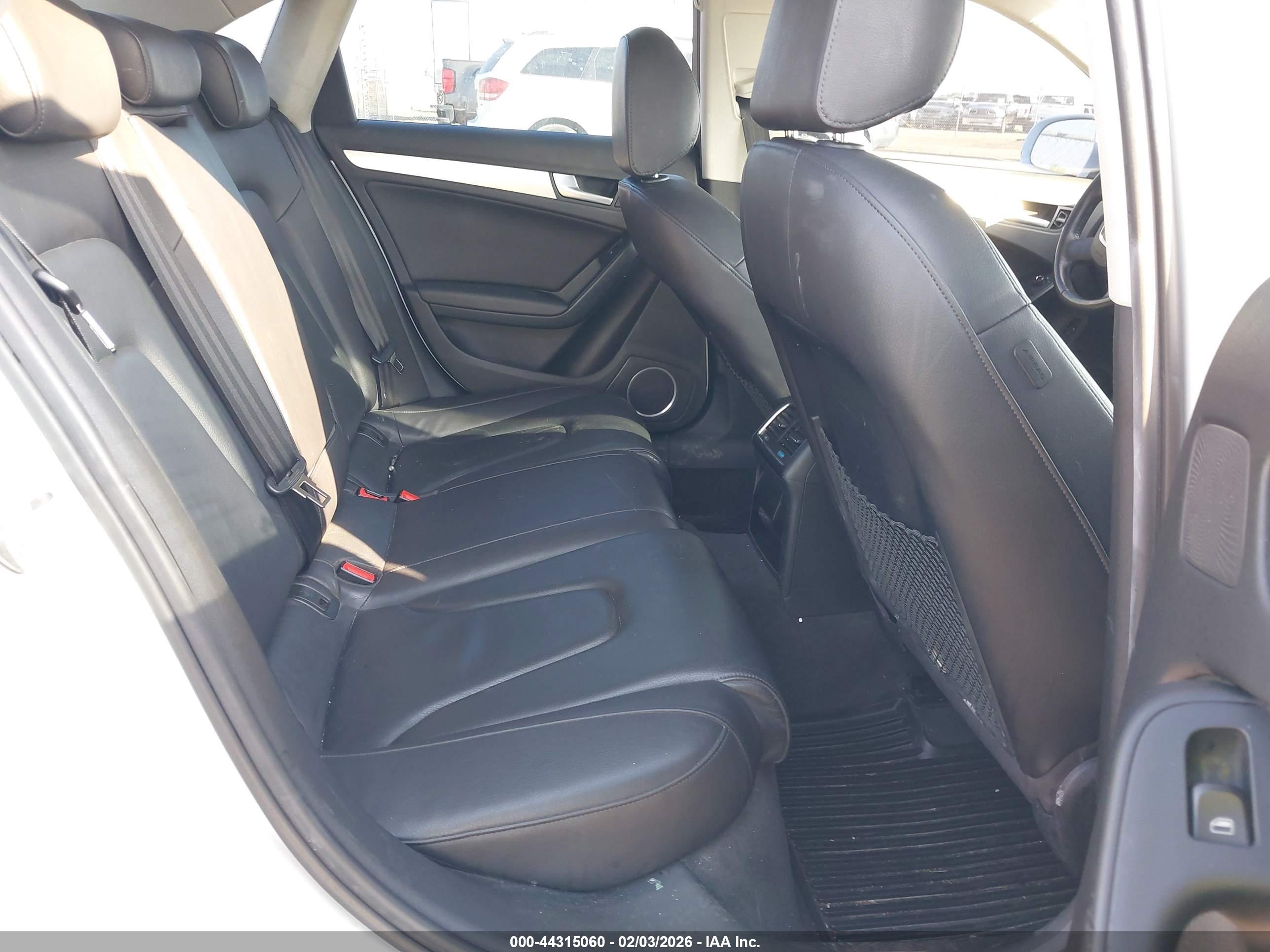 AUDI A4 image 8