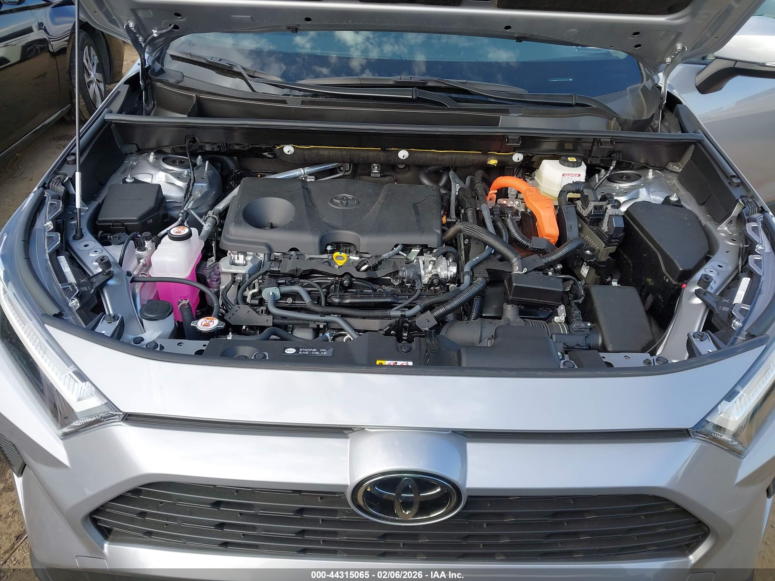 TOYOTA RAV4 image 10