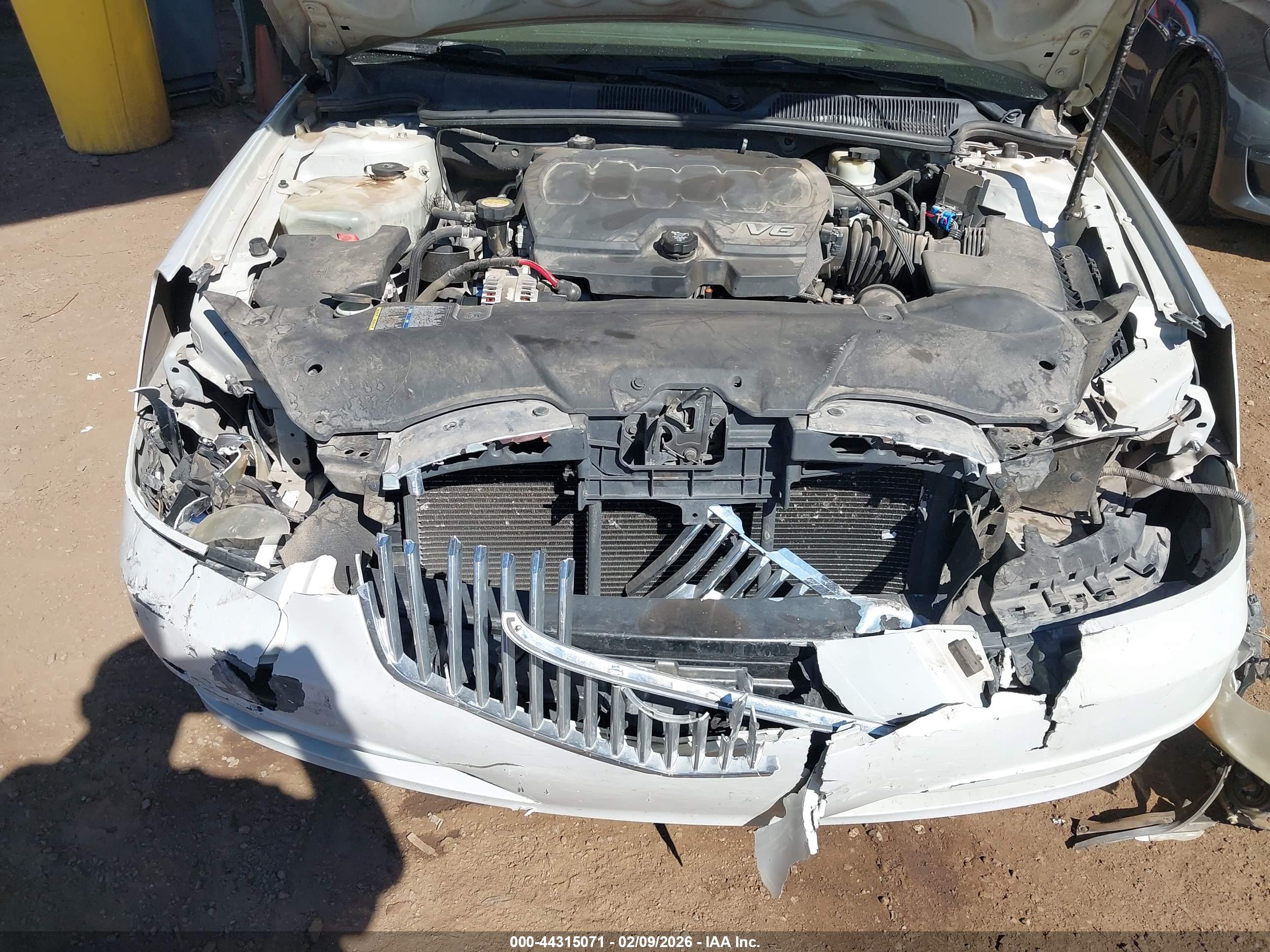 BUICK LUCERNE image 10