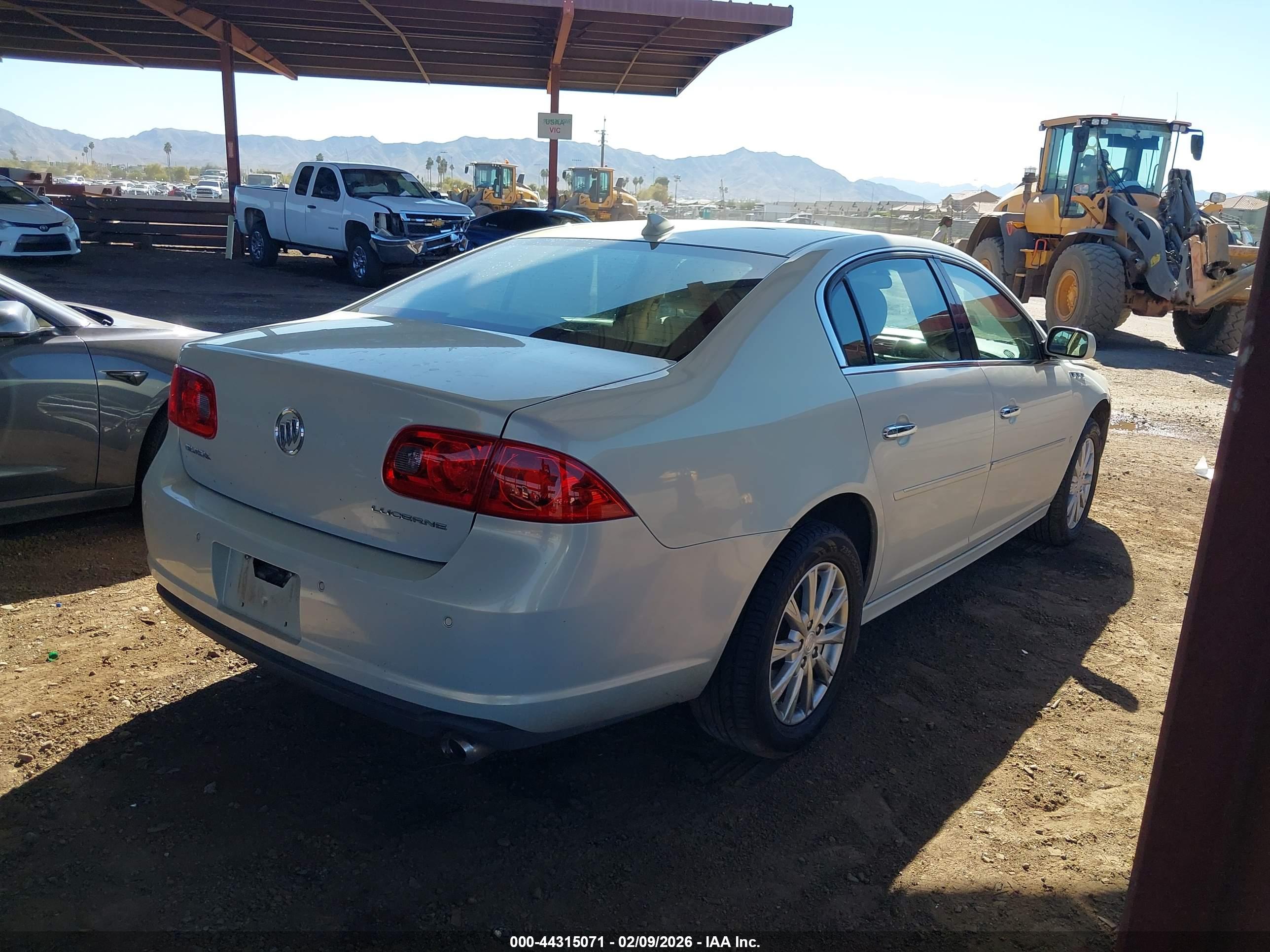 BUICK LUCERNE image 4