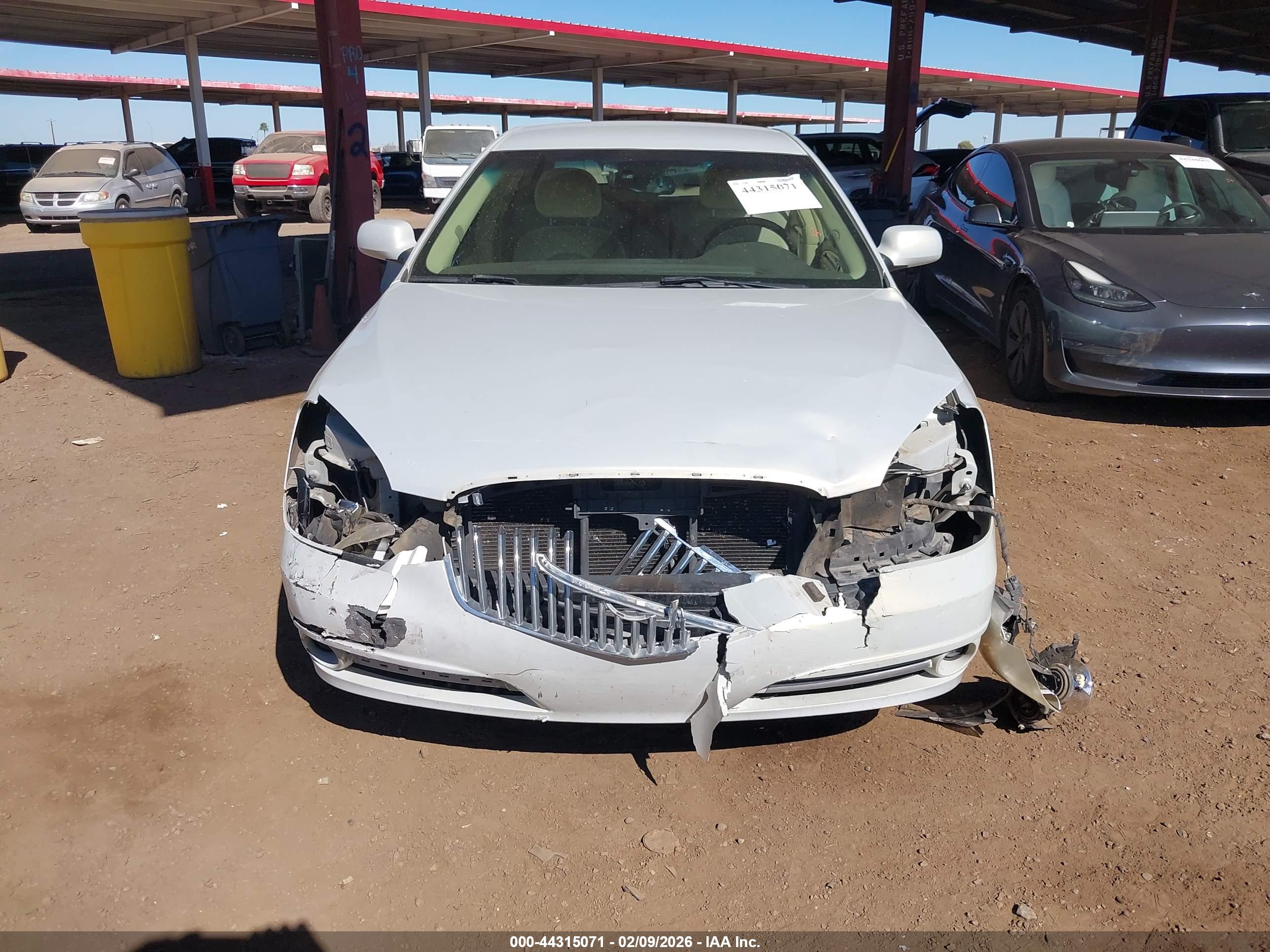 BUICK LUCERNE image 6